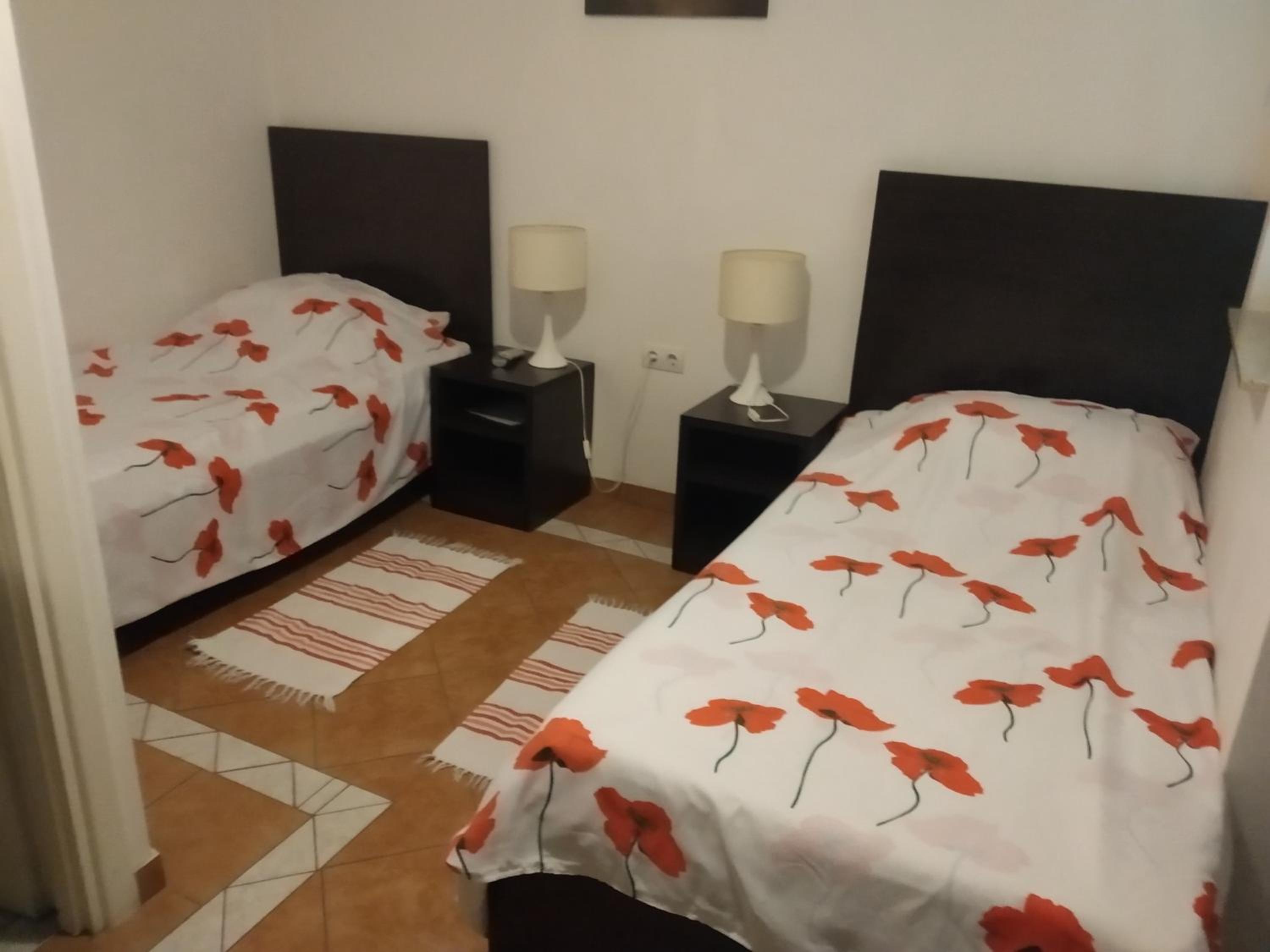 Double or Twin Room - Photo 4
