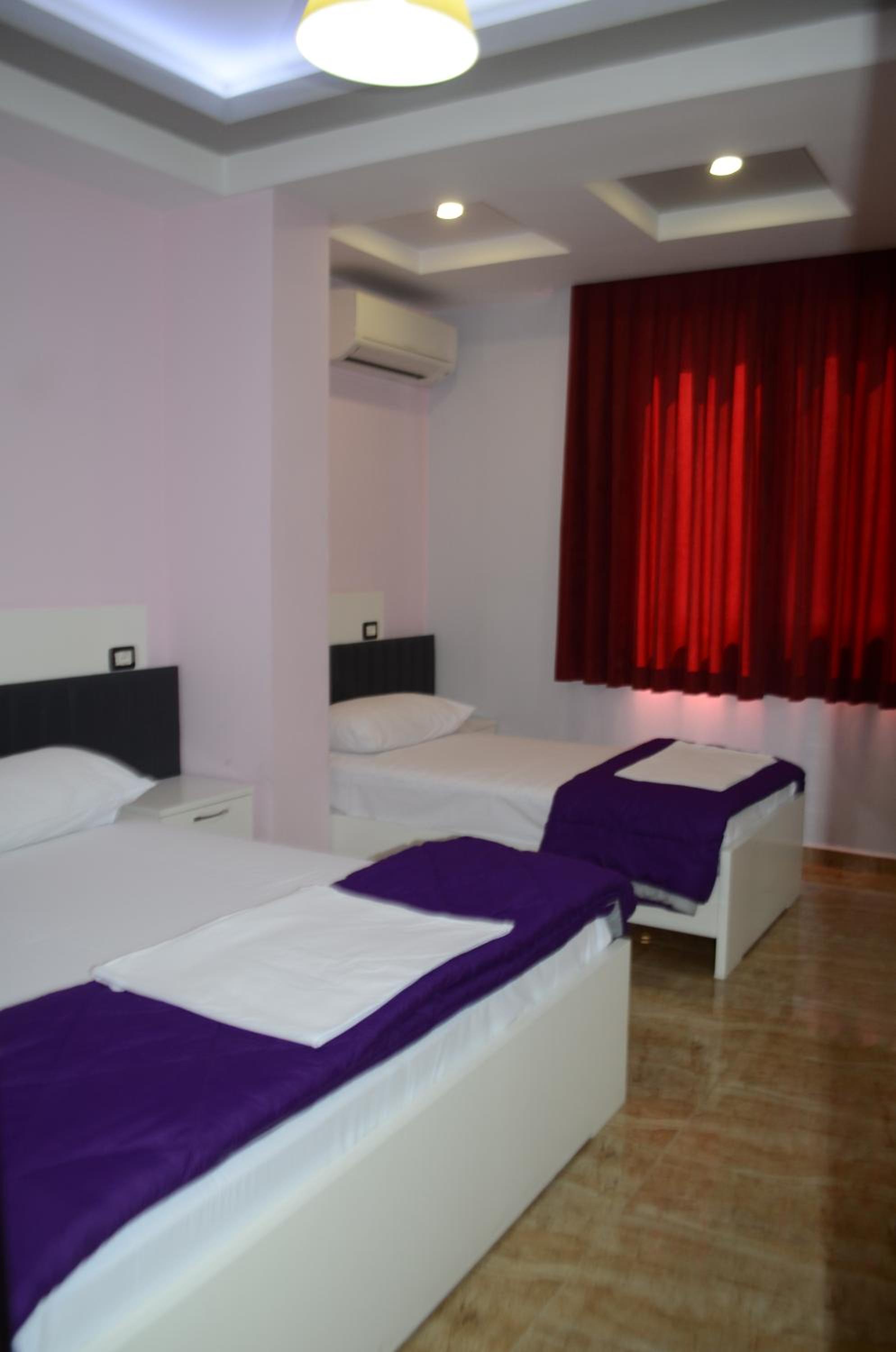 Deluxe Double Room (2 Adults + 1 Child)