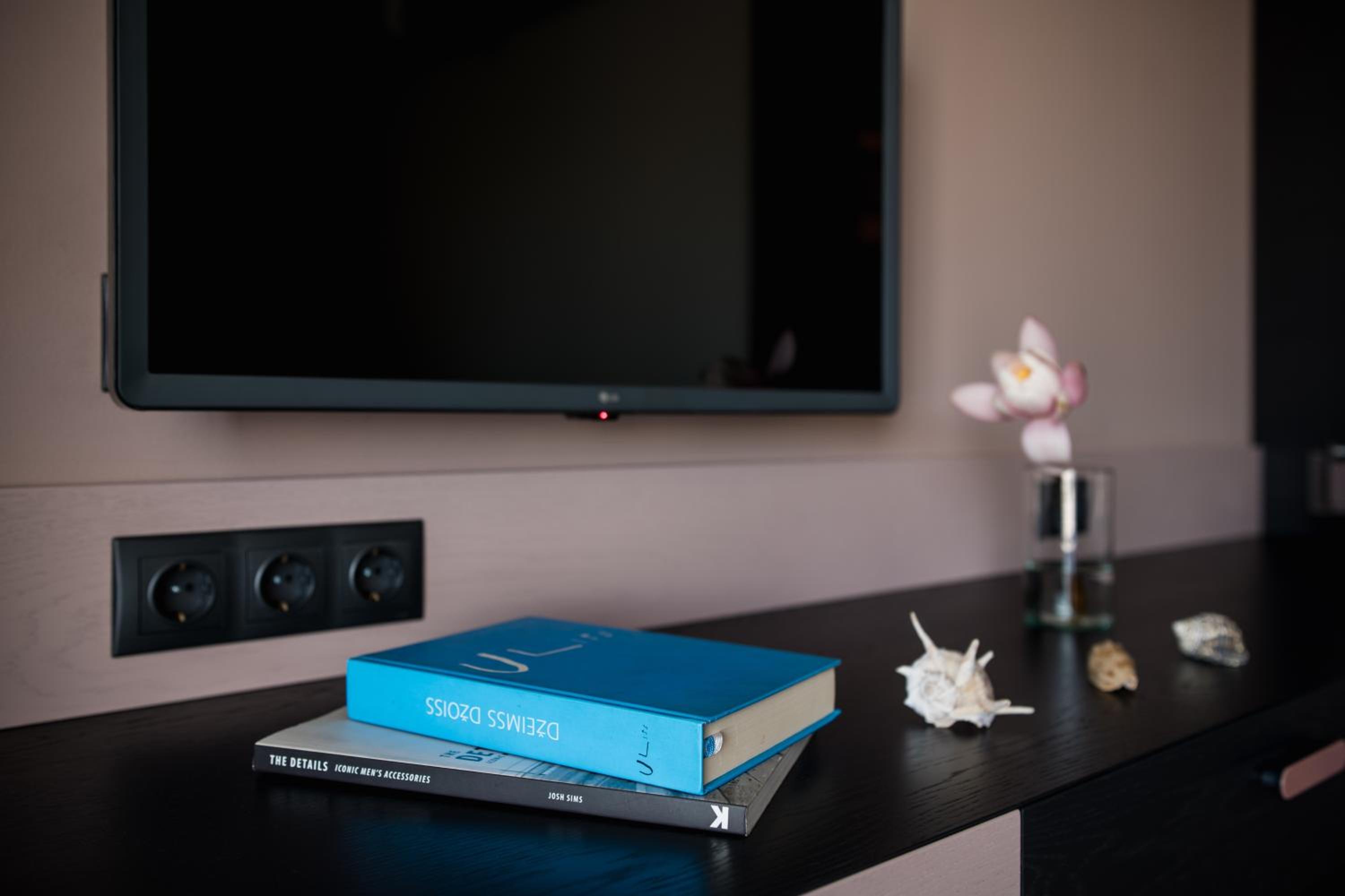Standard King Room - Photo 4