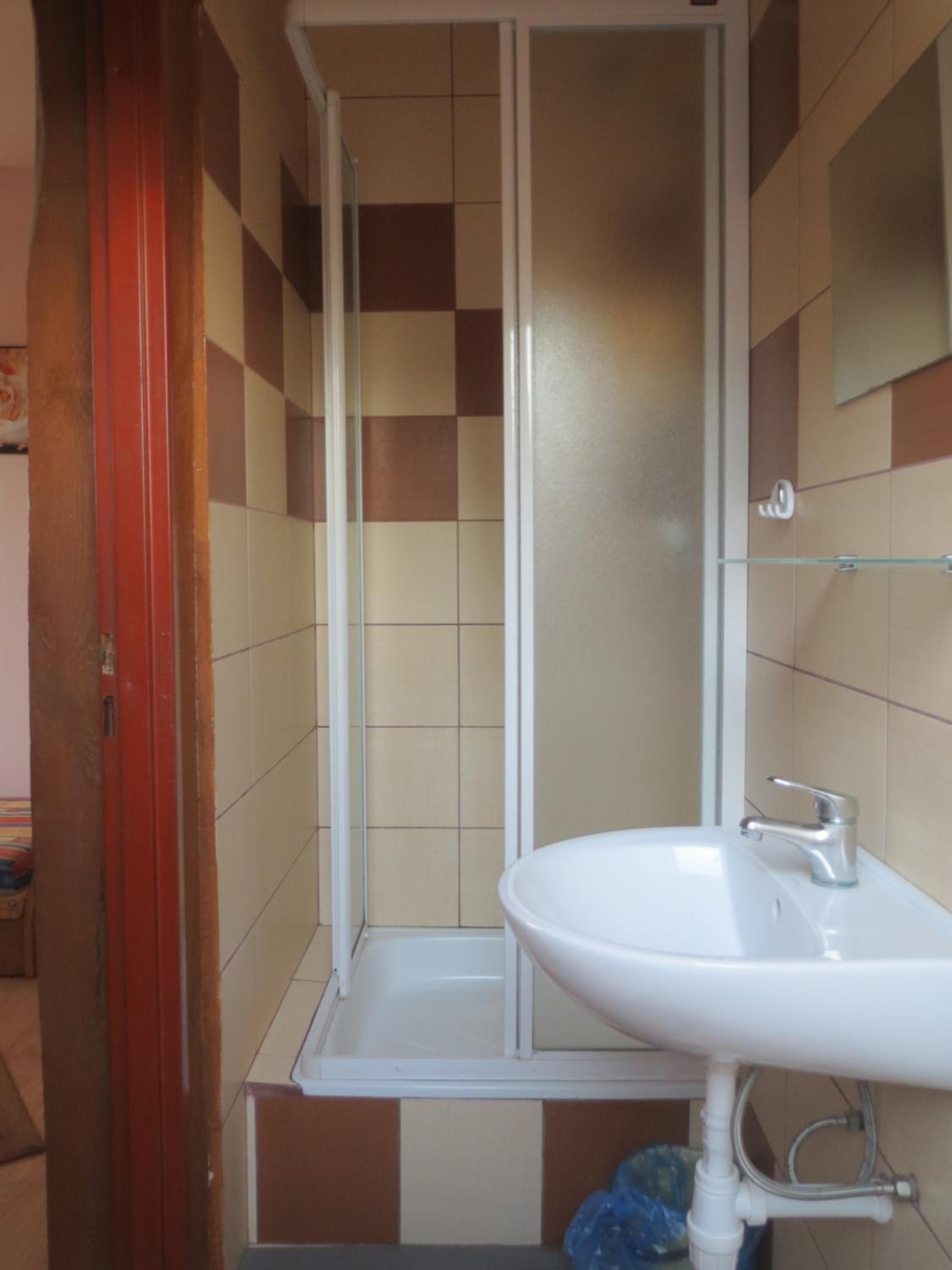 Triple Room with Bathroom - Photo 2
