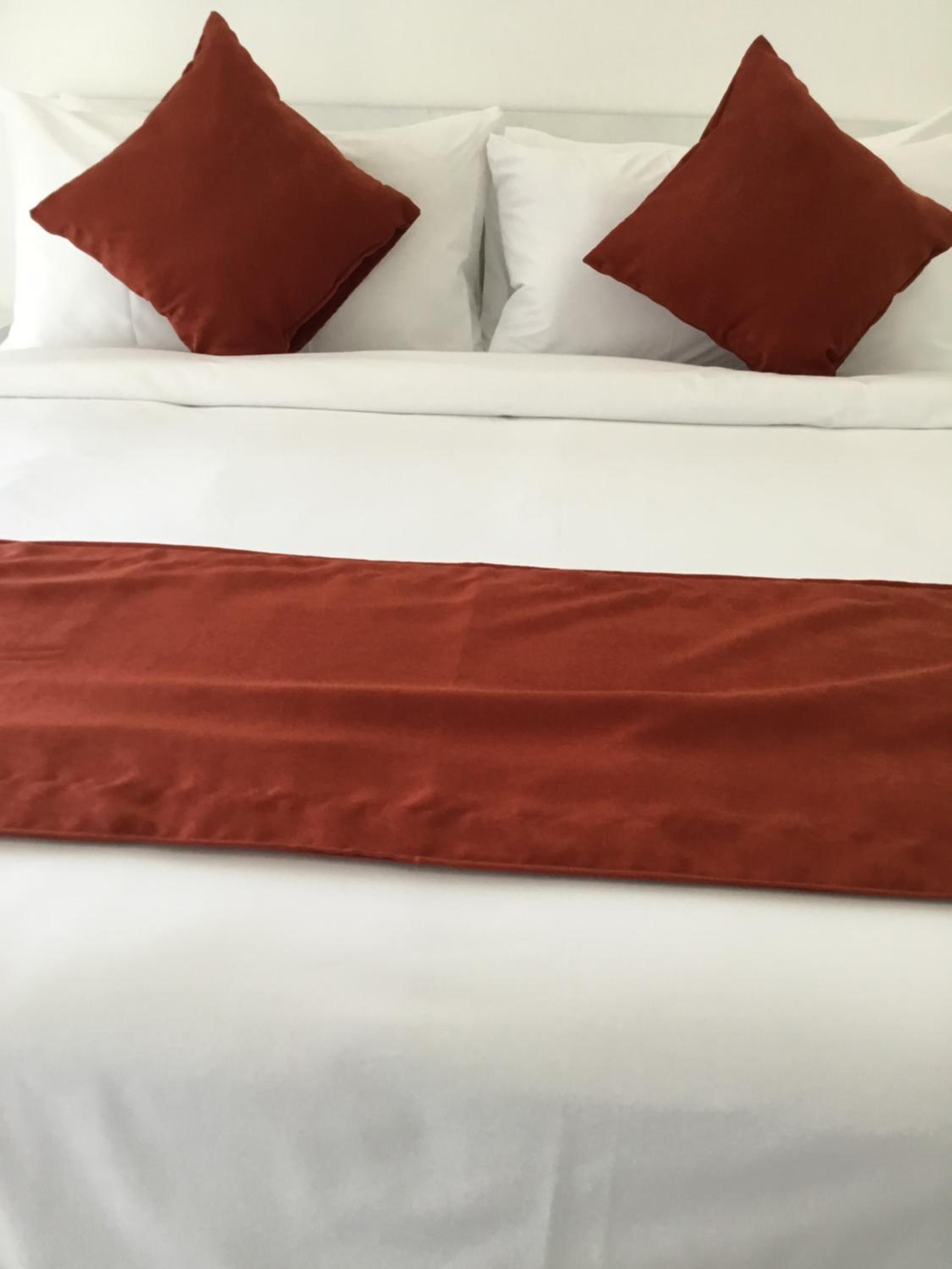 Deluxe Room (2 Adults + 1 Child) - Photo 1