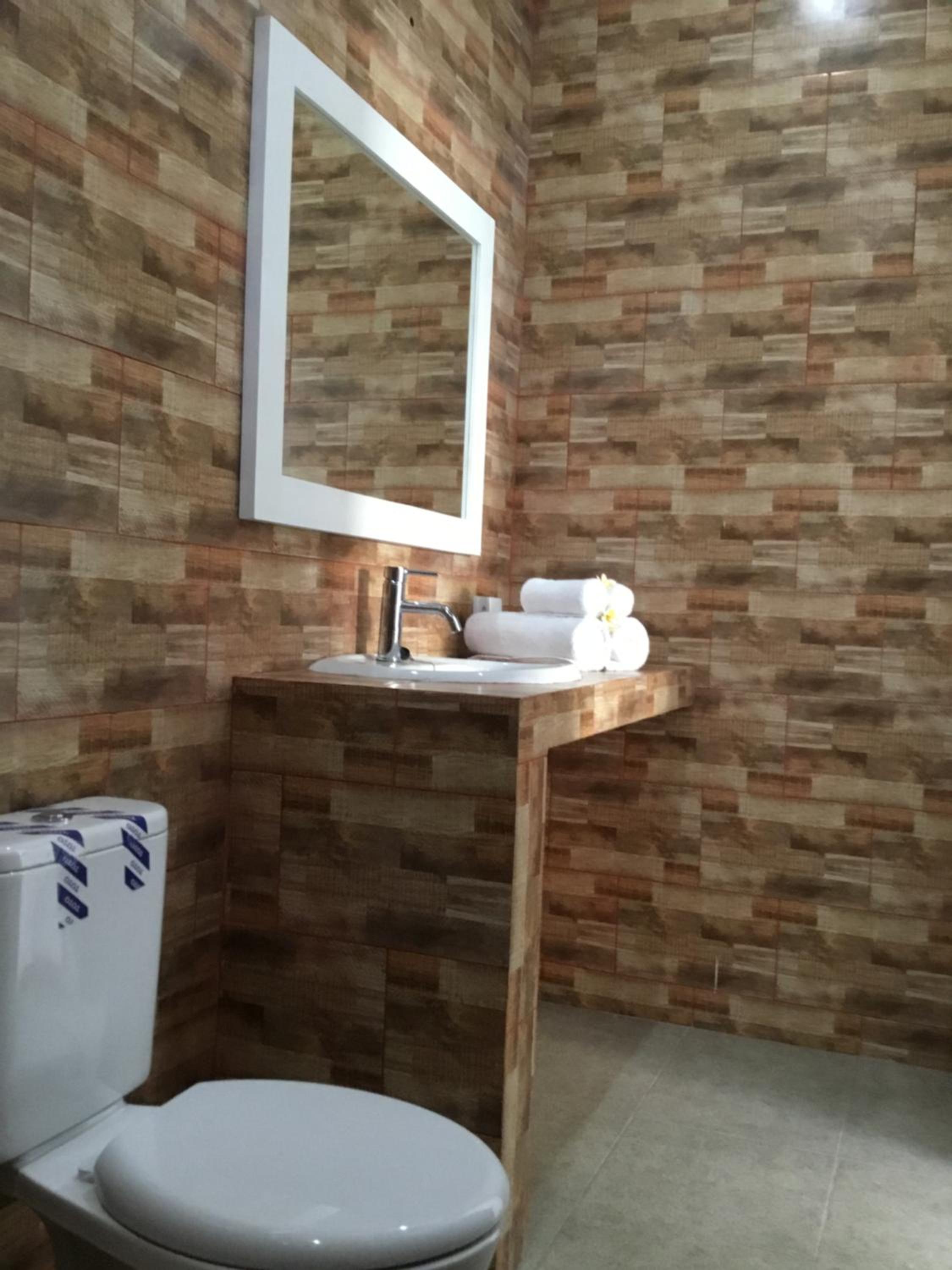 Deluxe Room (2 Adults + 1 Child) - Photo 13