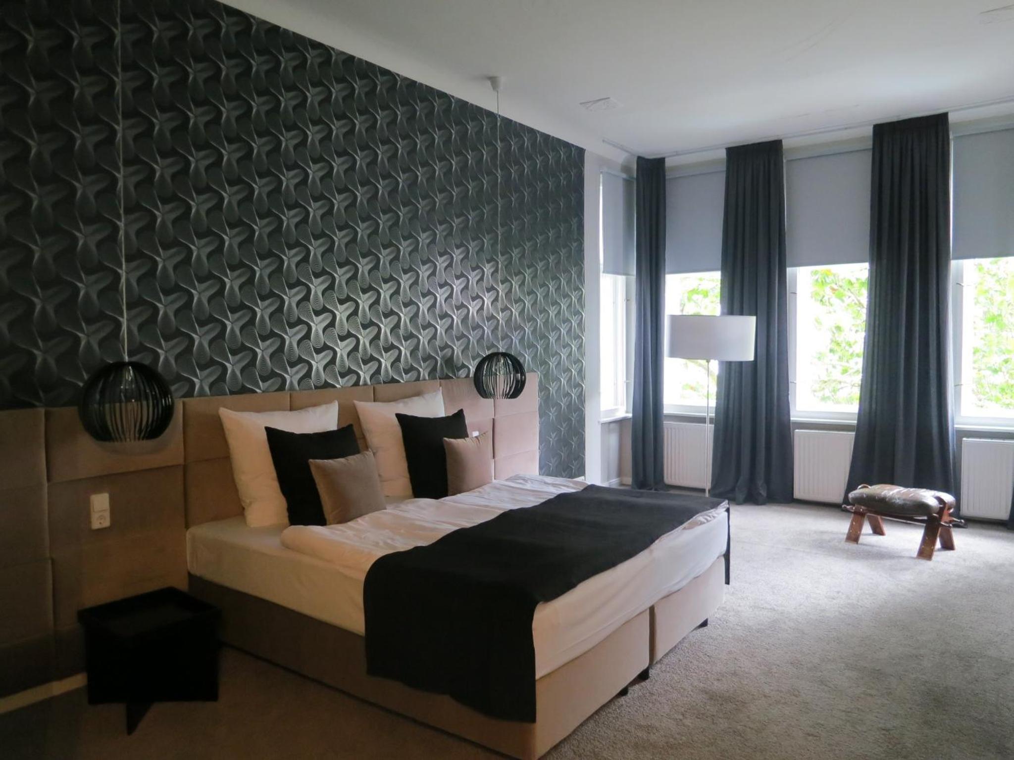 Deluxe Two-Bedroom Apartment (4-6 Adults) photo 1