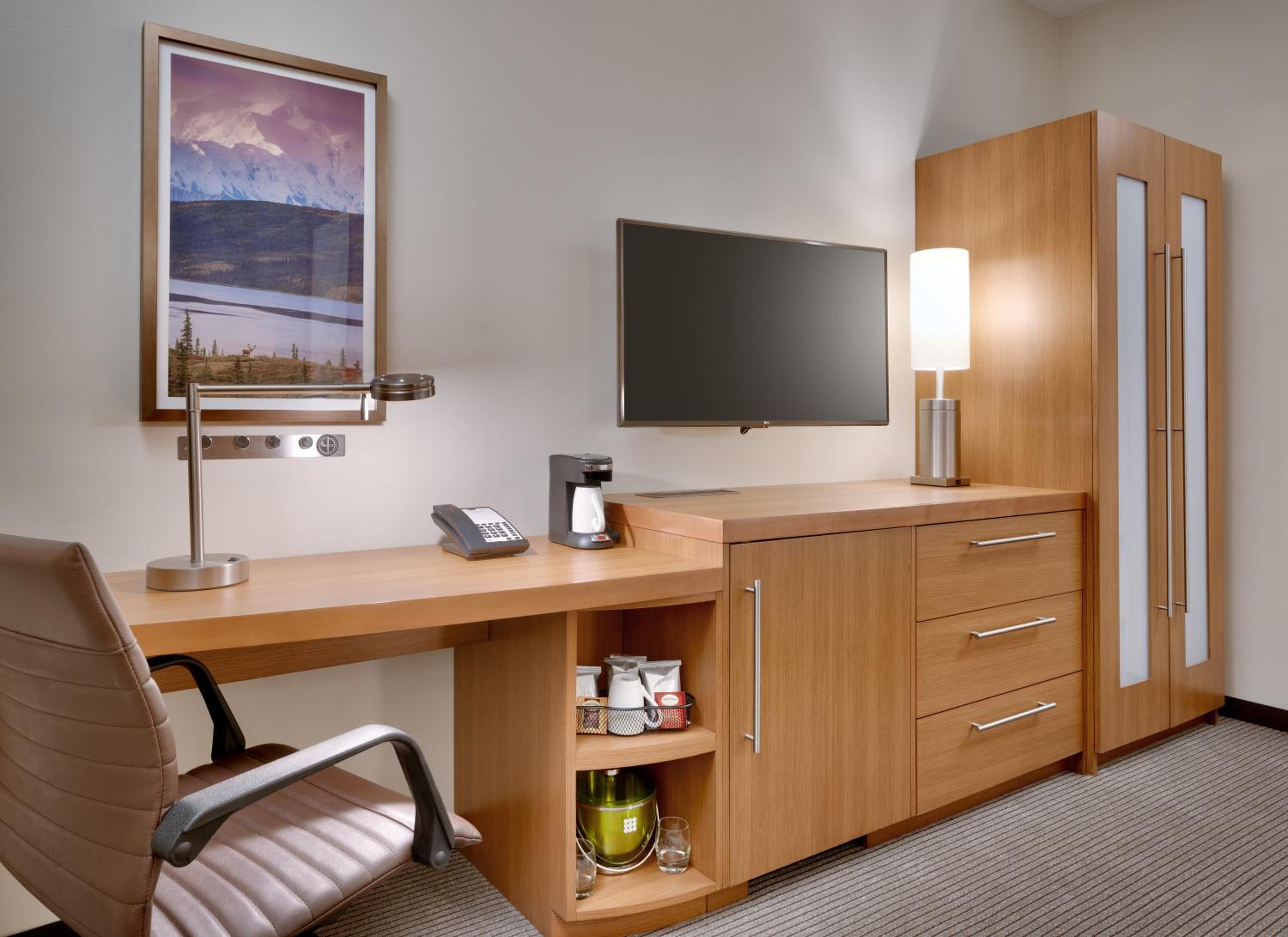 King Room with Sofa Bed photo 2