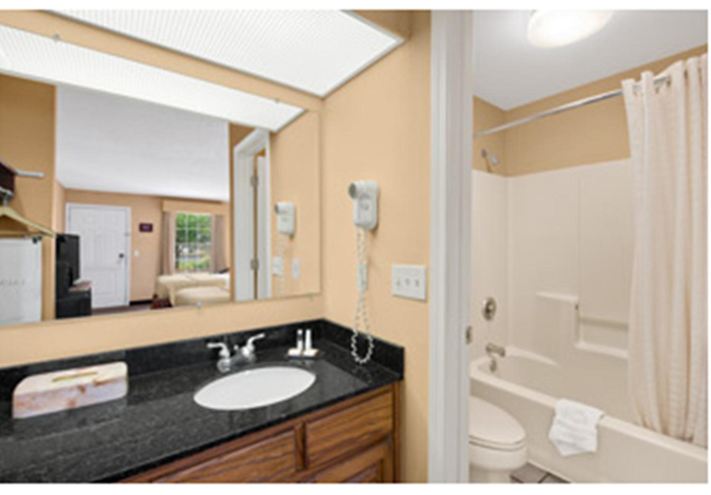 King Room - Non-Smoking - Photo 2