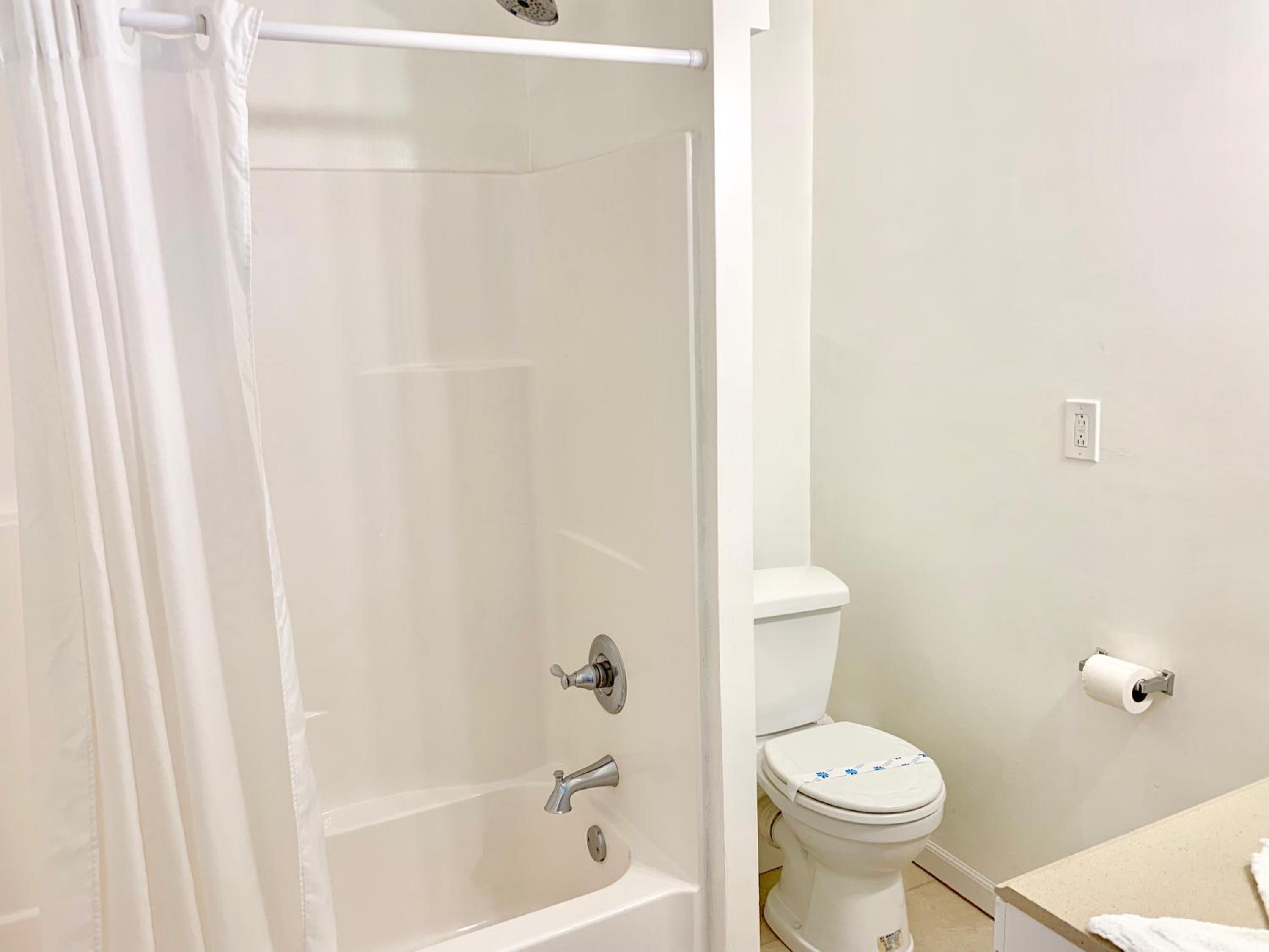 Standard Twin Room photo 2