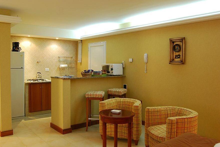 Apartment (4 Adults)