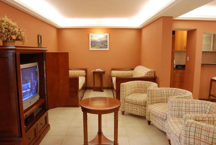 Two-Bedroom Apartment (6 Adults)