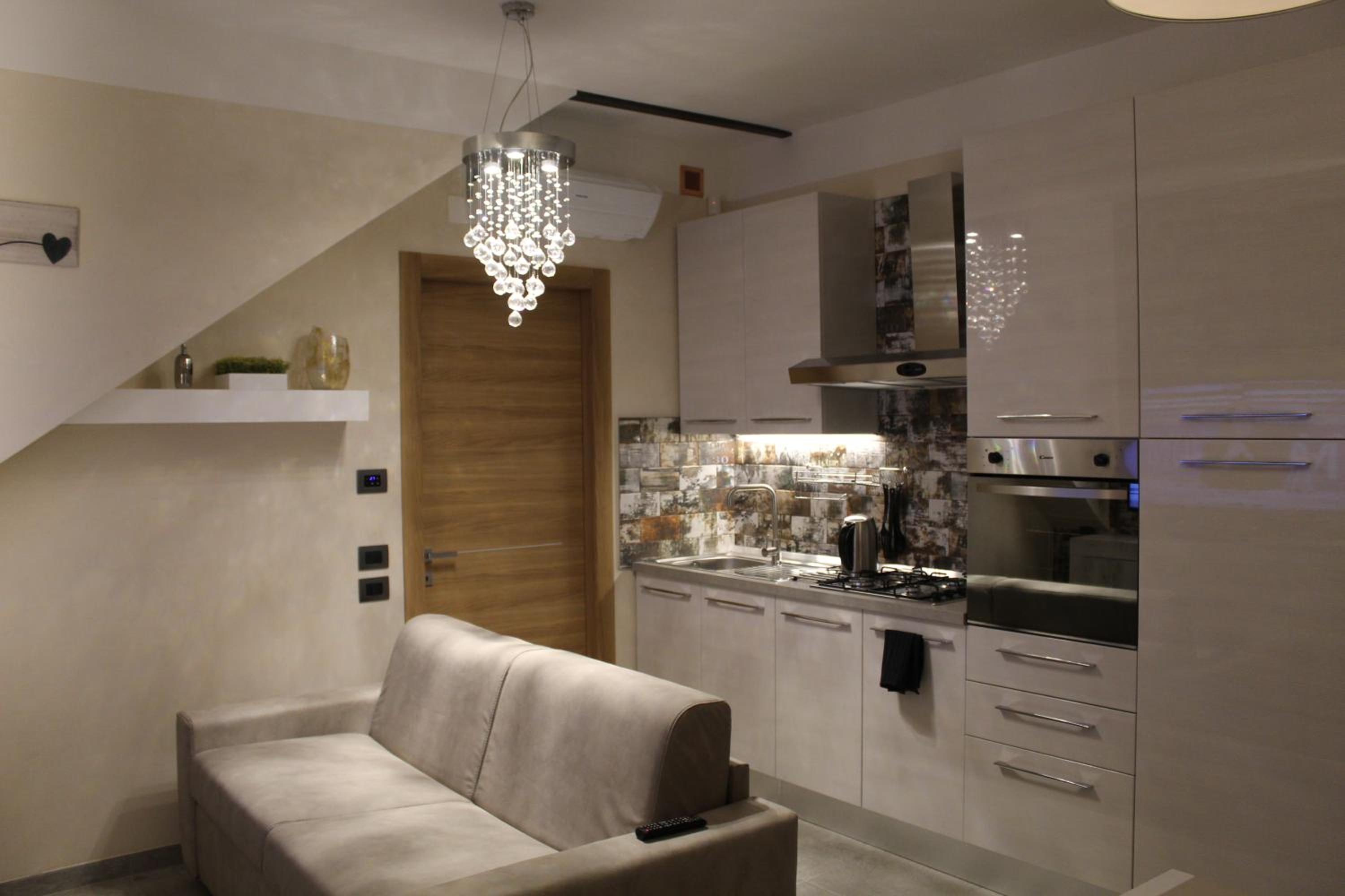 One-Bedroom Apartment - Photo 2