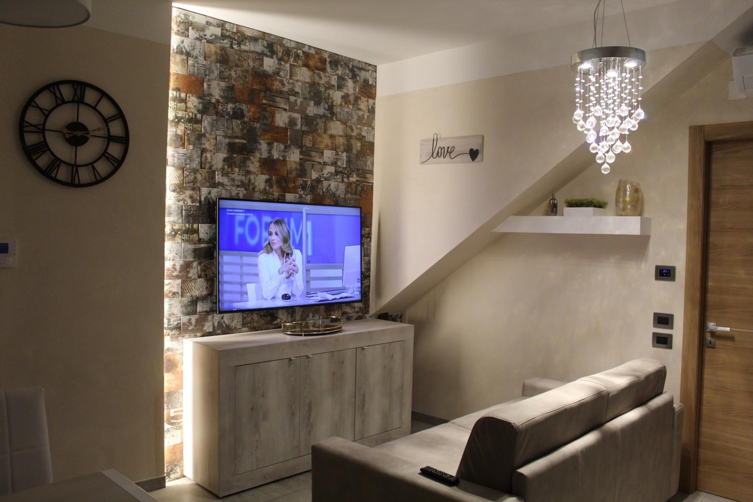 One-Bedroom Apartment - Photo 14