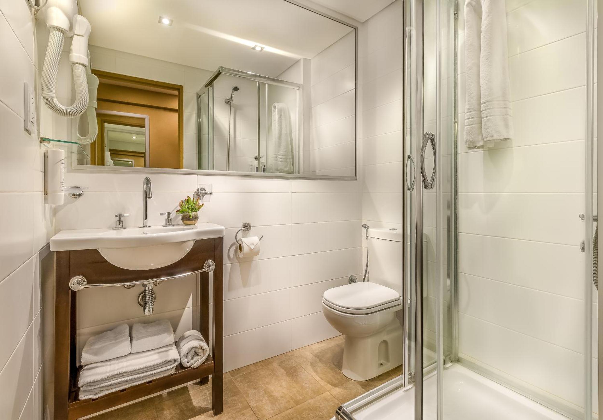 Standard Double or Twin Room with Balcony photo 3