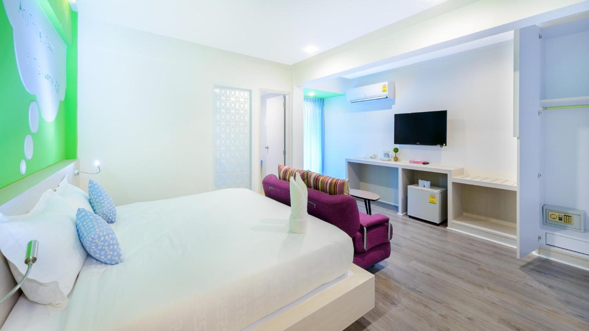 Suite with Balcony - Photo 19