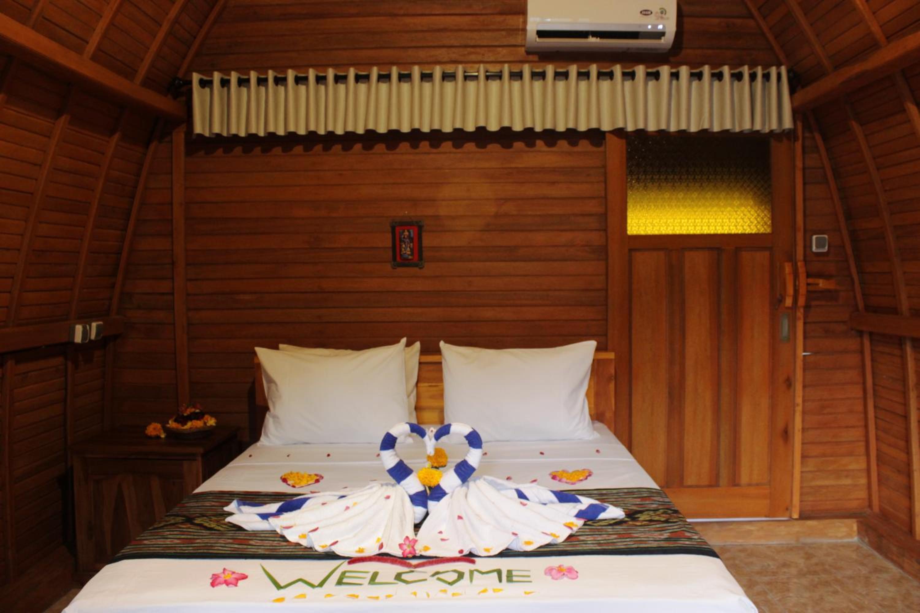 Deluxe Double or Twin Room - Photo 13