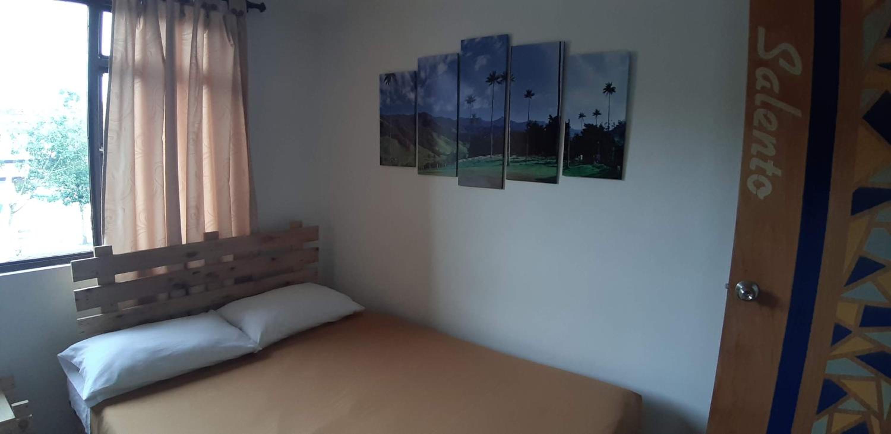 Quadruple Room with Shared Bathroom photo 3