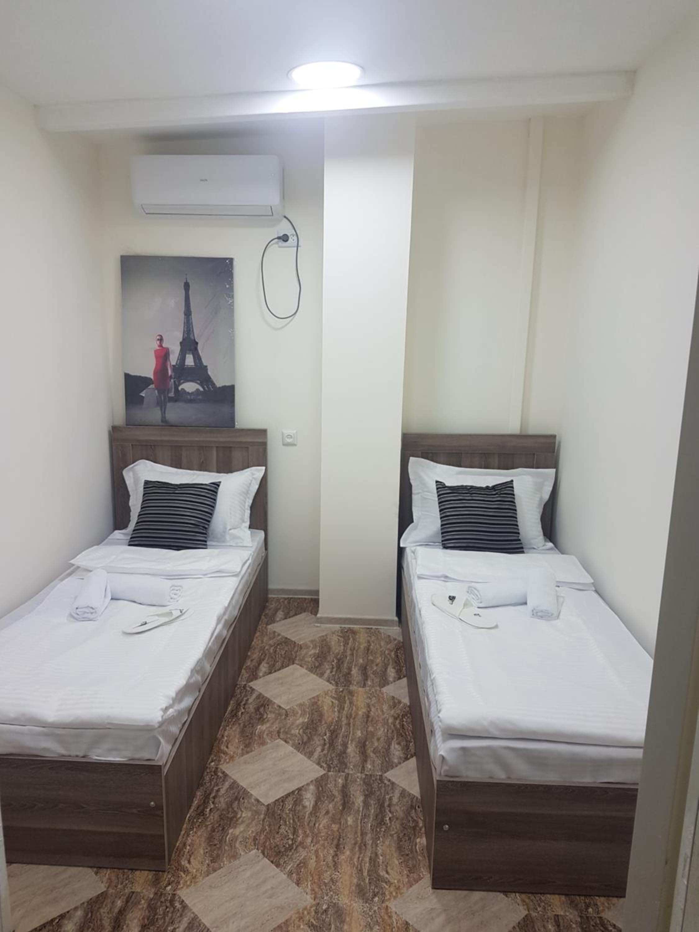 Budget Twin Room photo 2