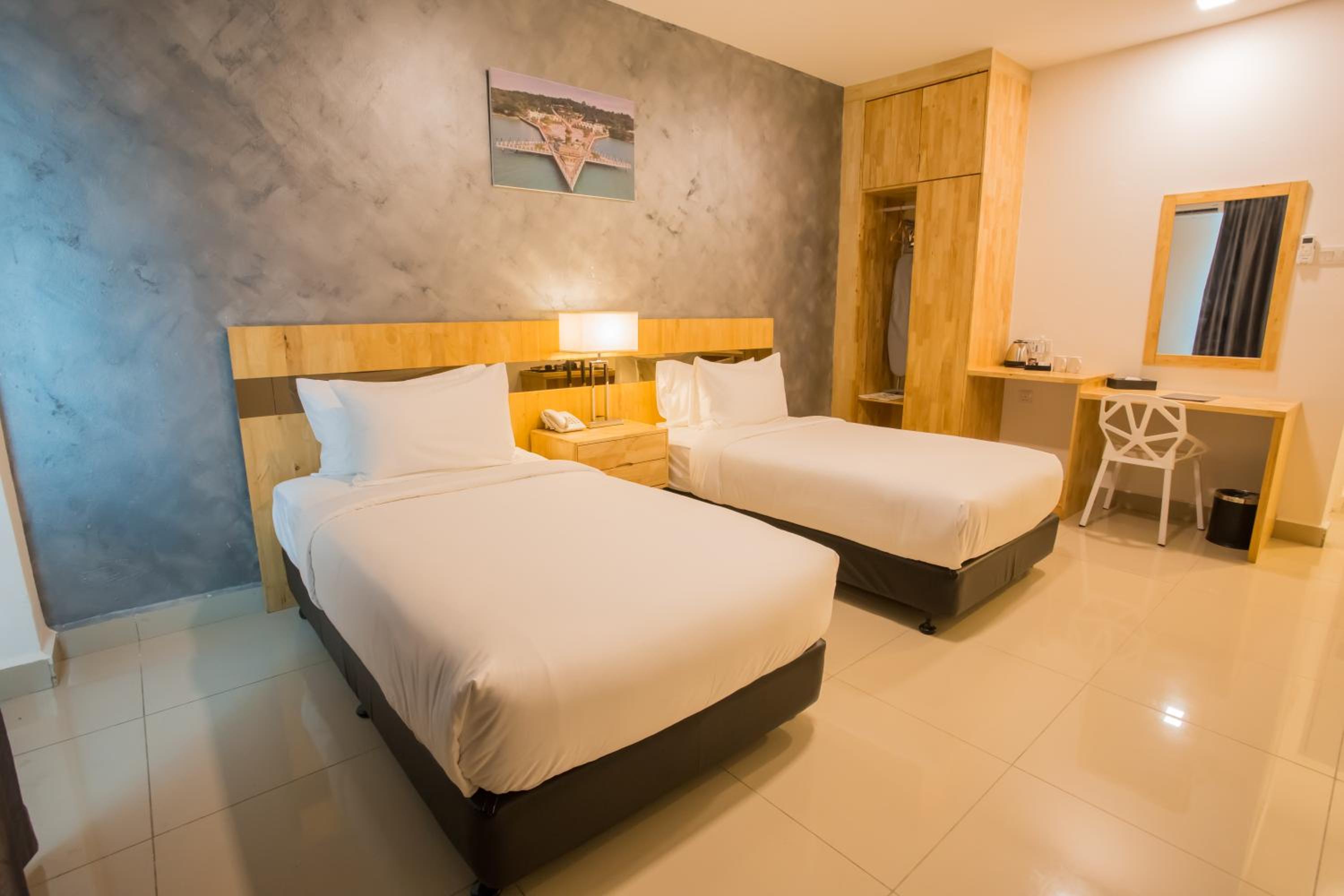 Deluxe Twin Room
