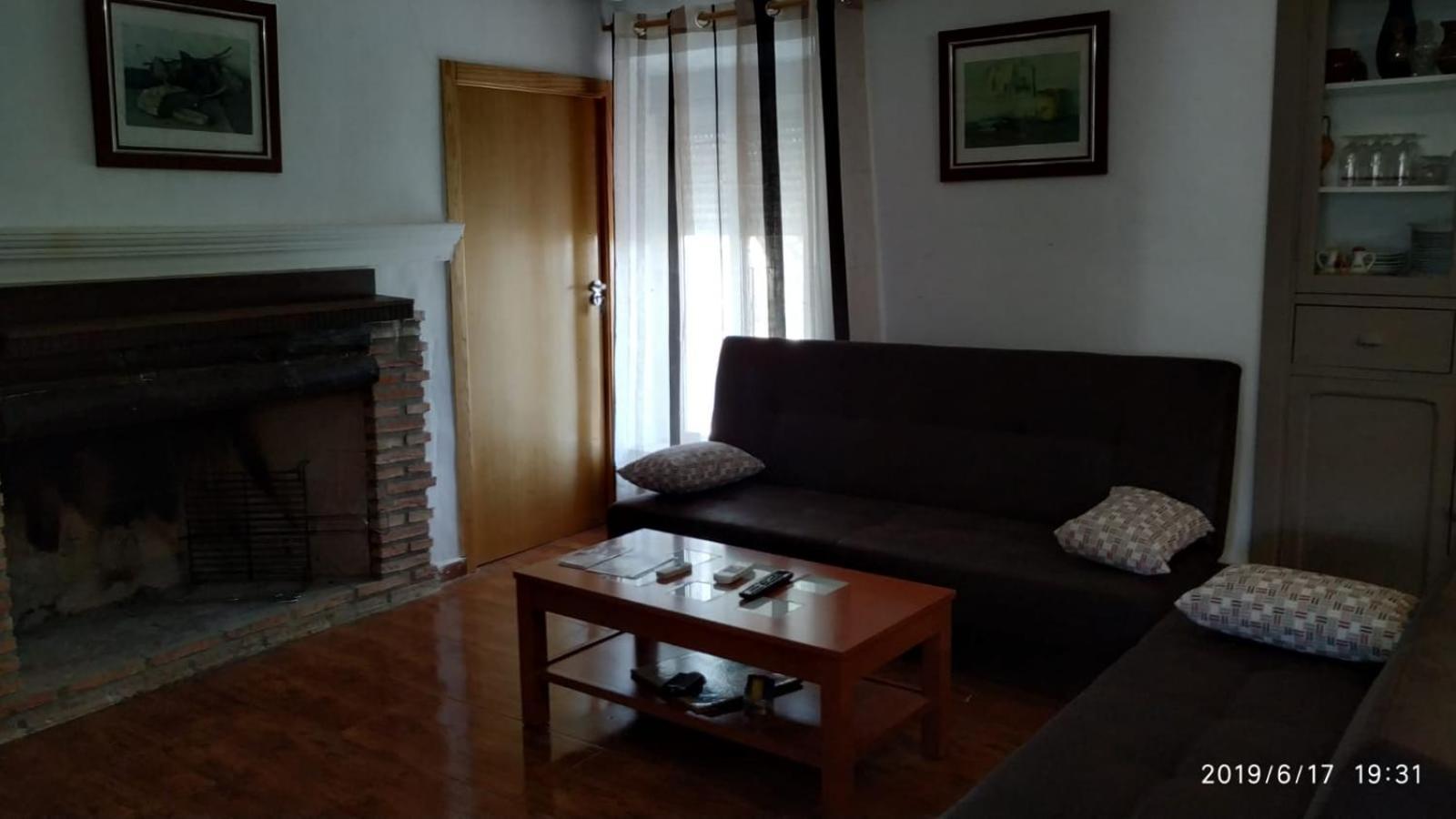 Five-Bedroom House photo 2