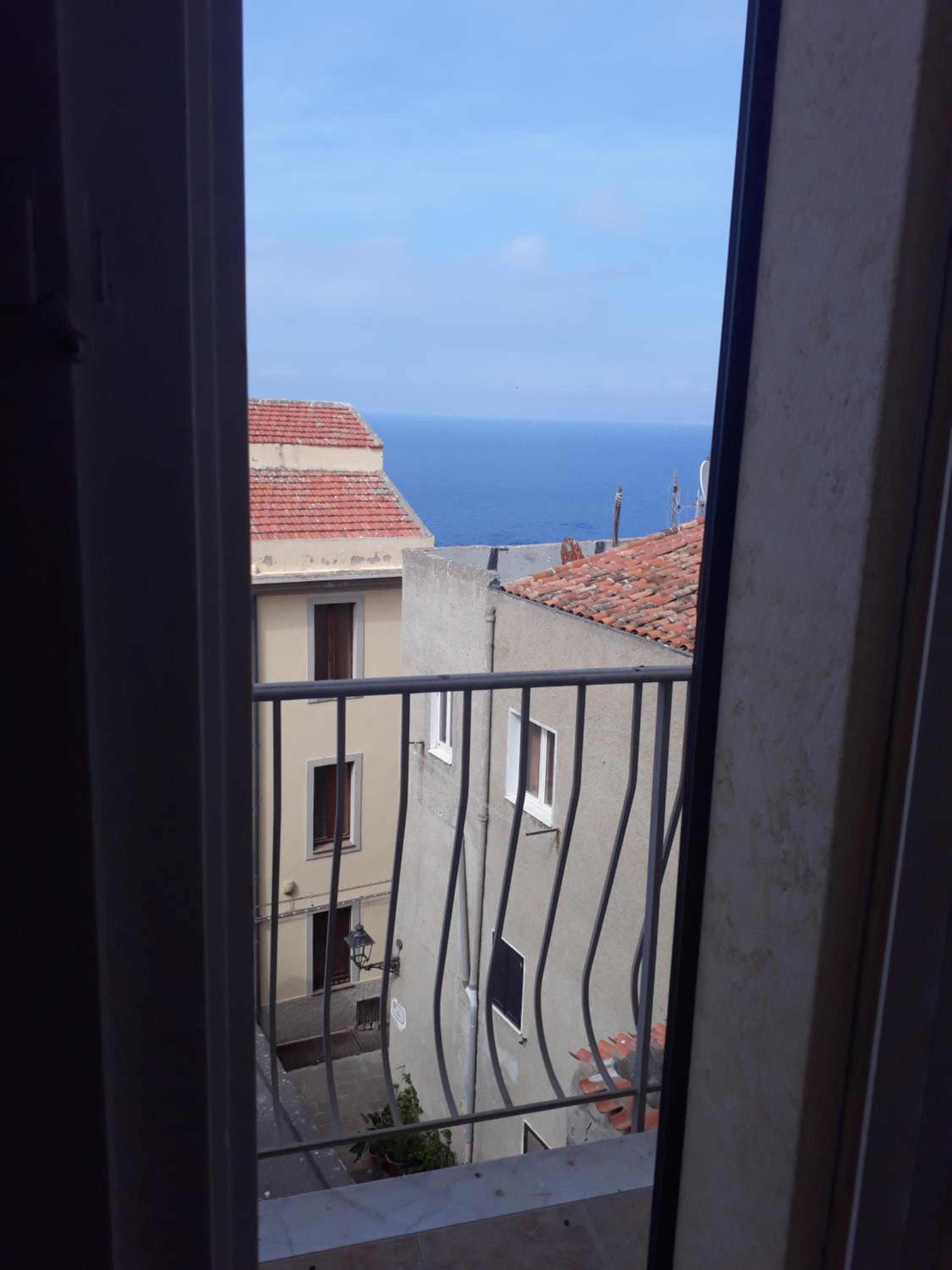 Deluxe Double Room with Balcony and Sea View - Photo 5