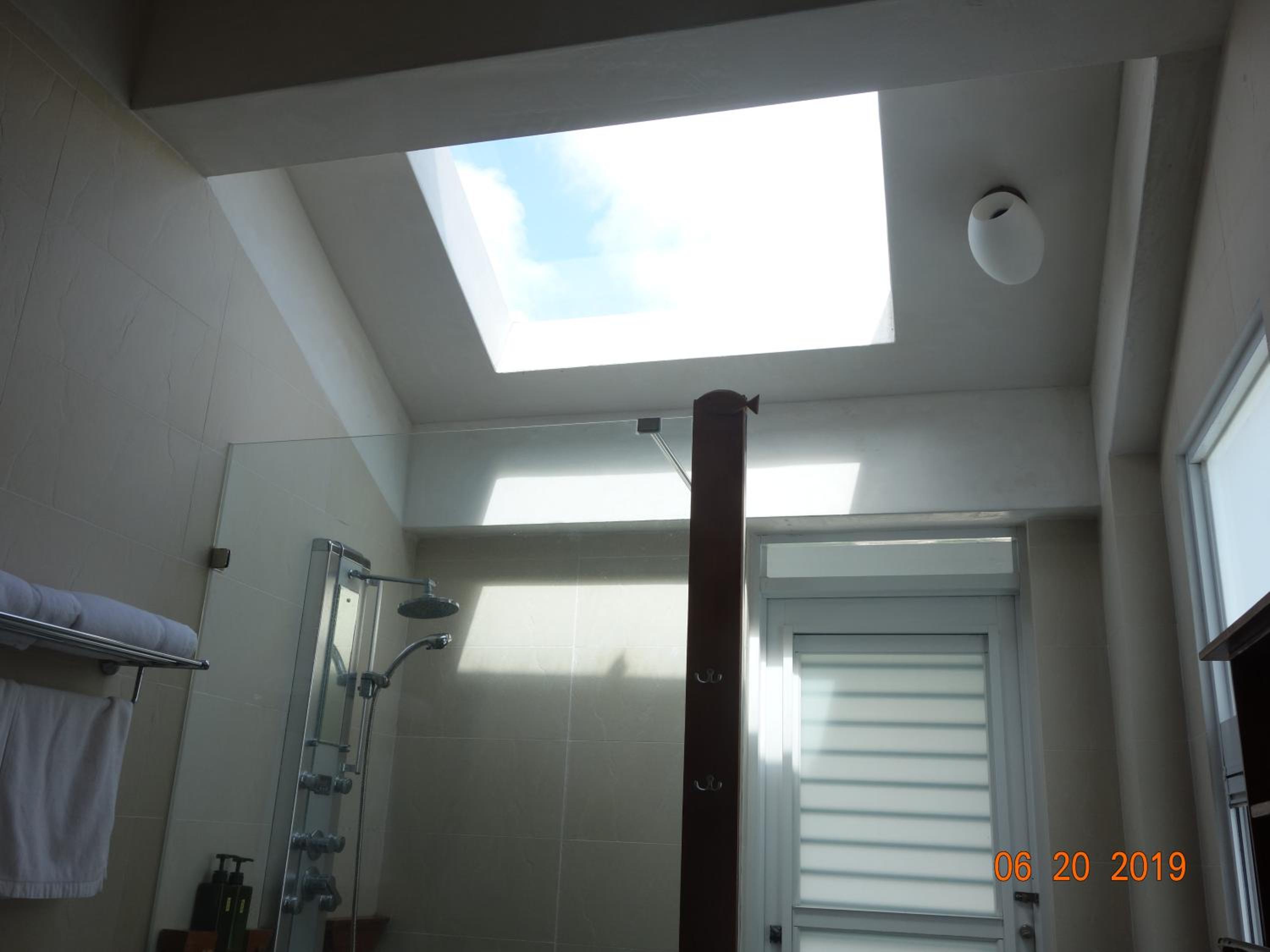 Deluxe Double Room with Balcony and Sea View photo 3