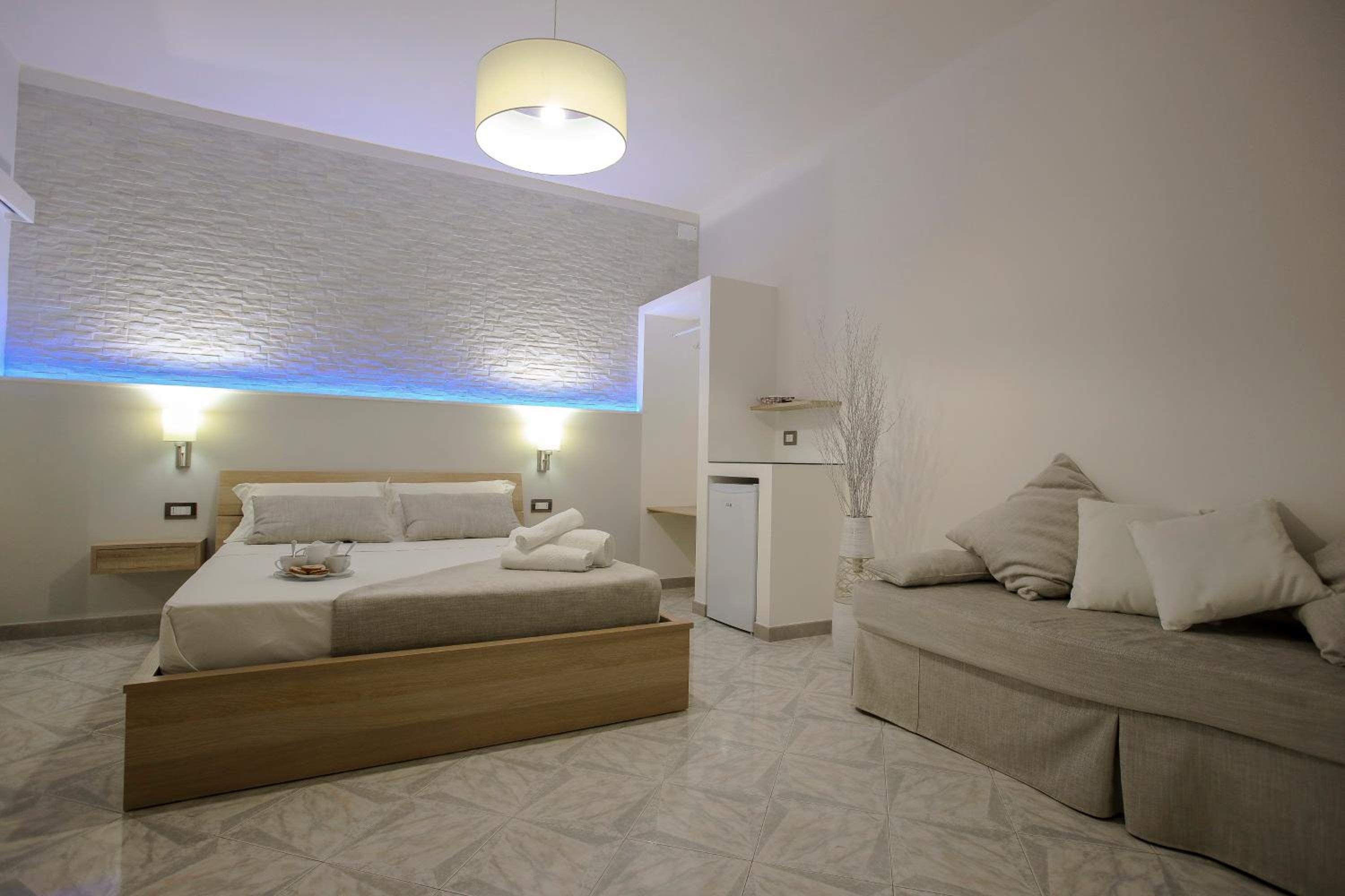 Deluxe Double Room with Balcony - Photo 1