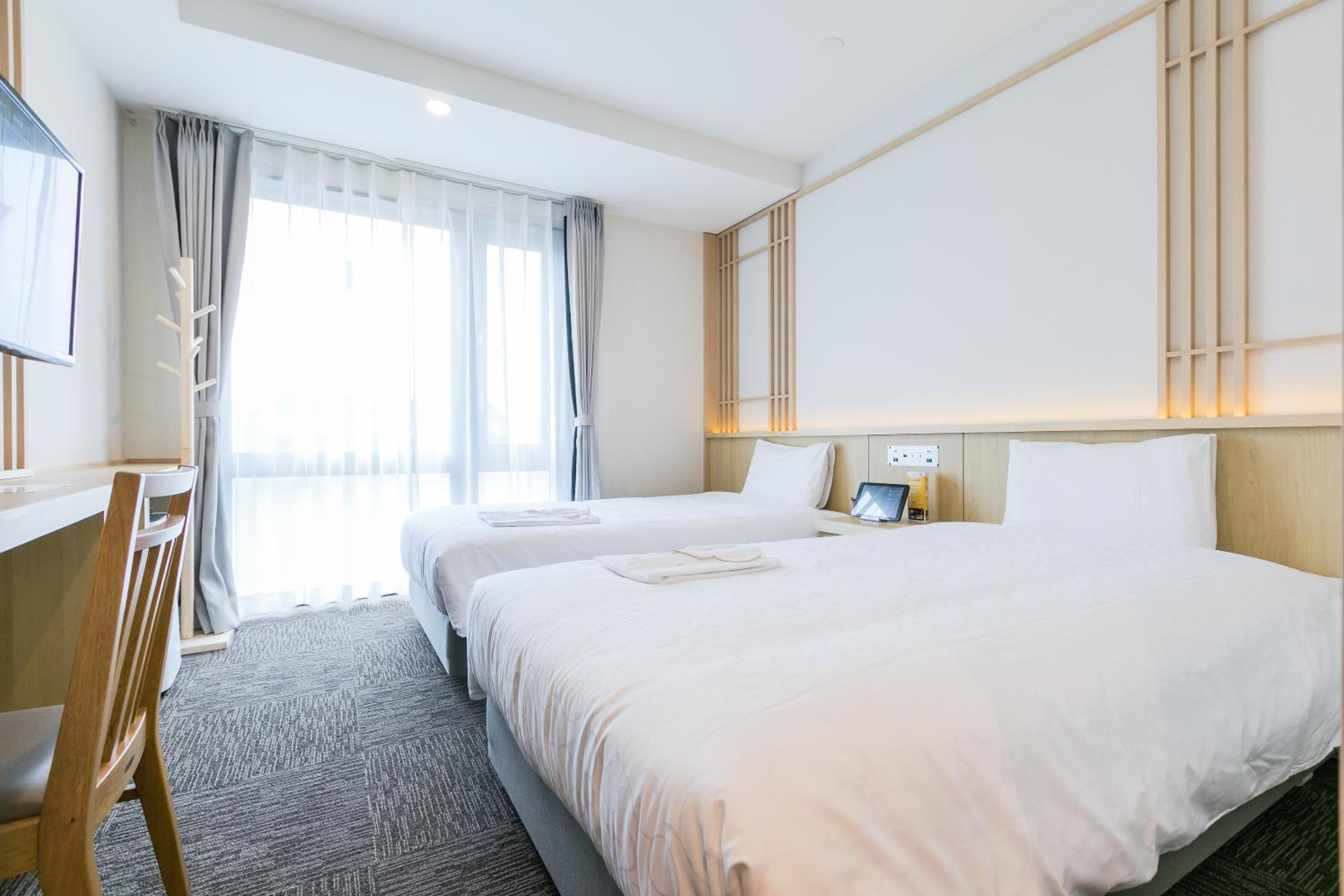 Twin Room - Photo 7