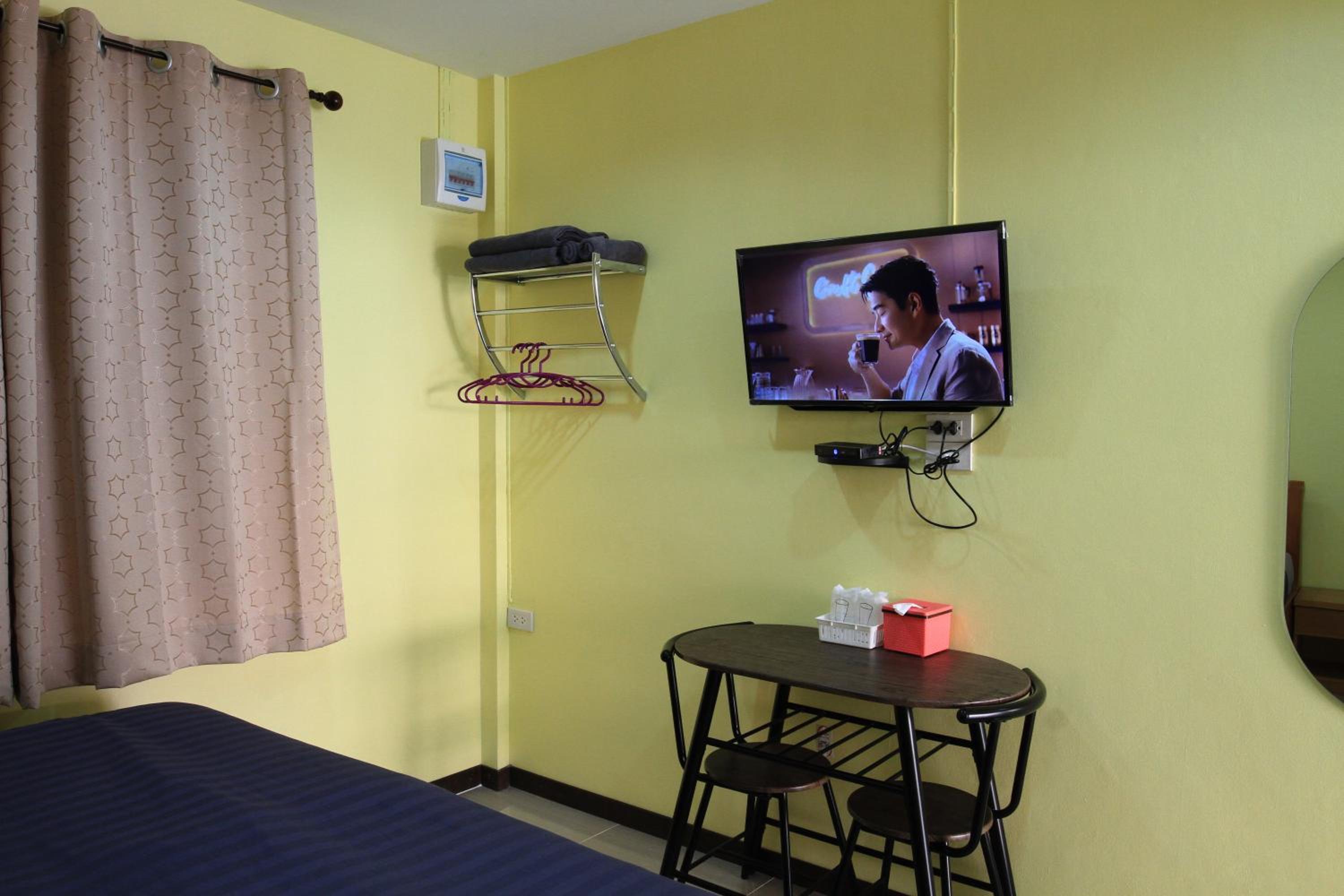 Double Room with Private Bathroom - Photo 1
