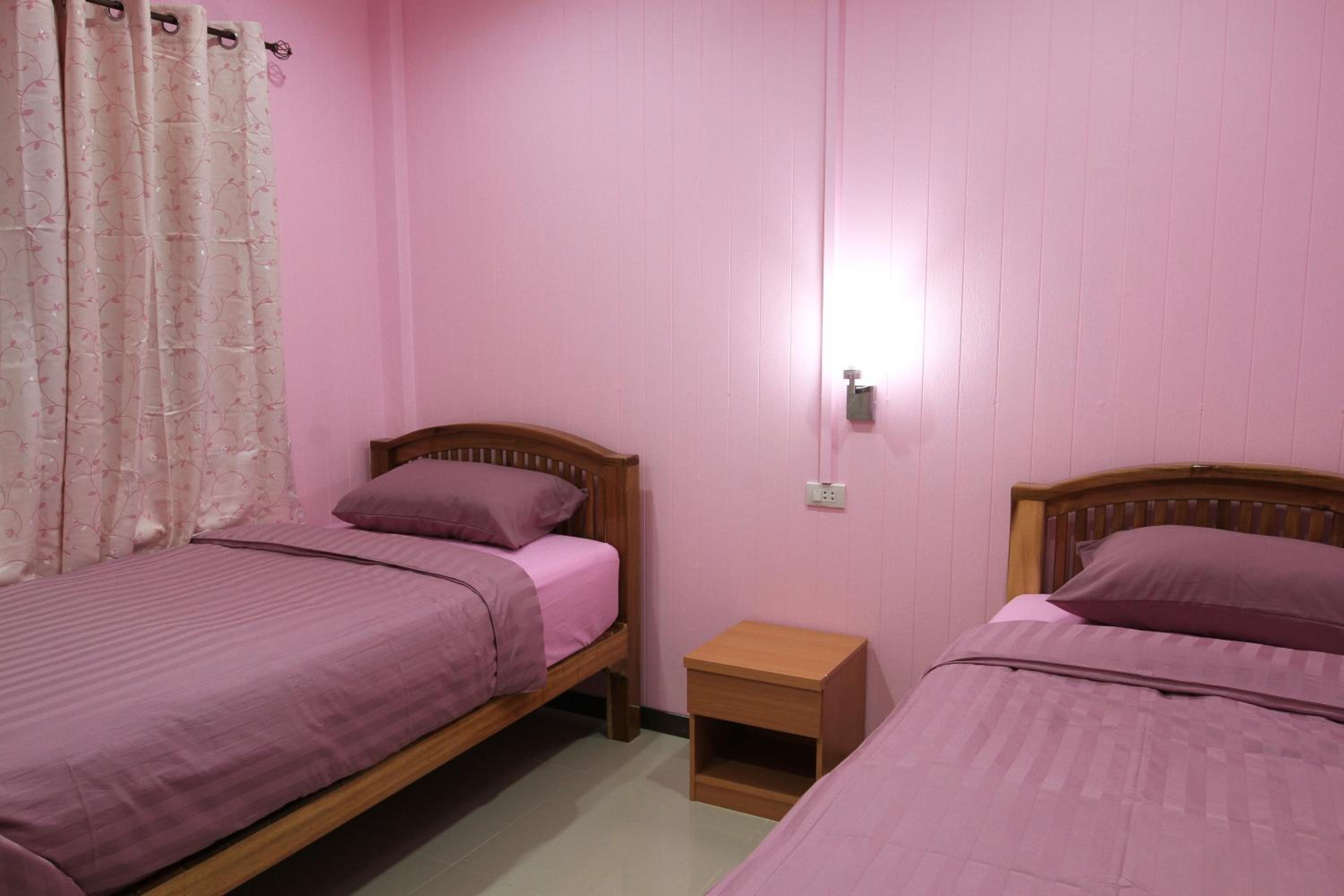 Twin Room with Private Bathroom - Photo 1