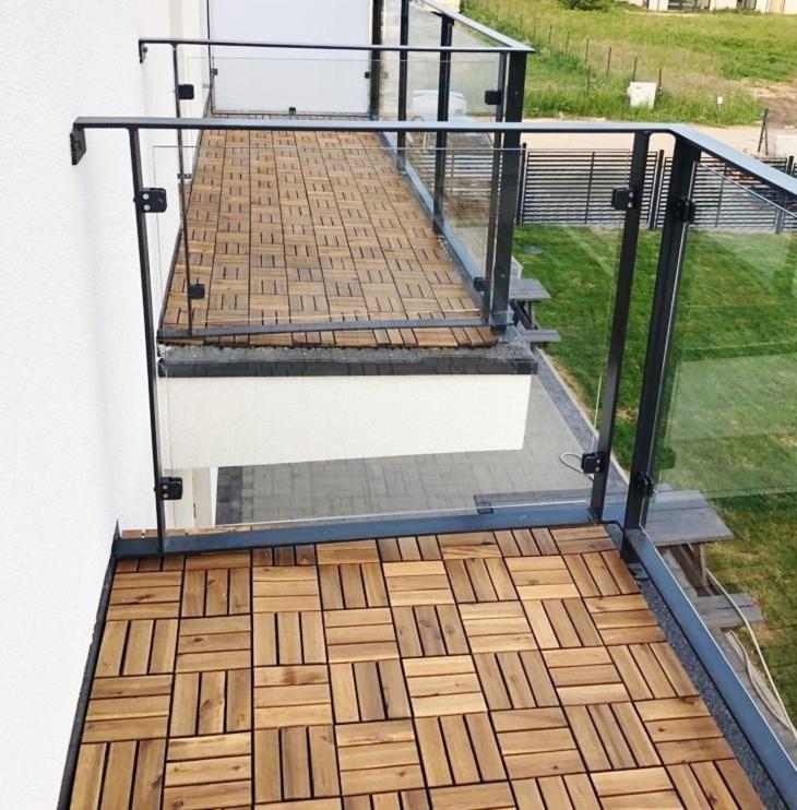 Apartment with Balcony photo 2