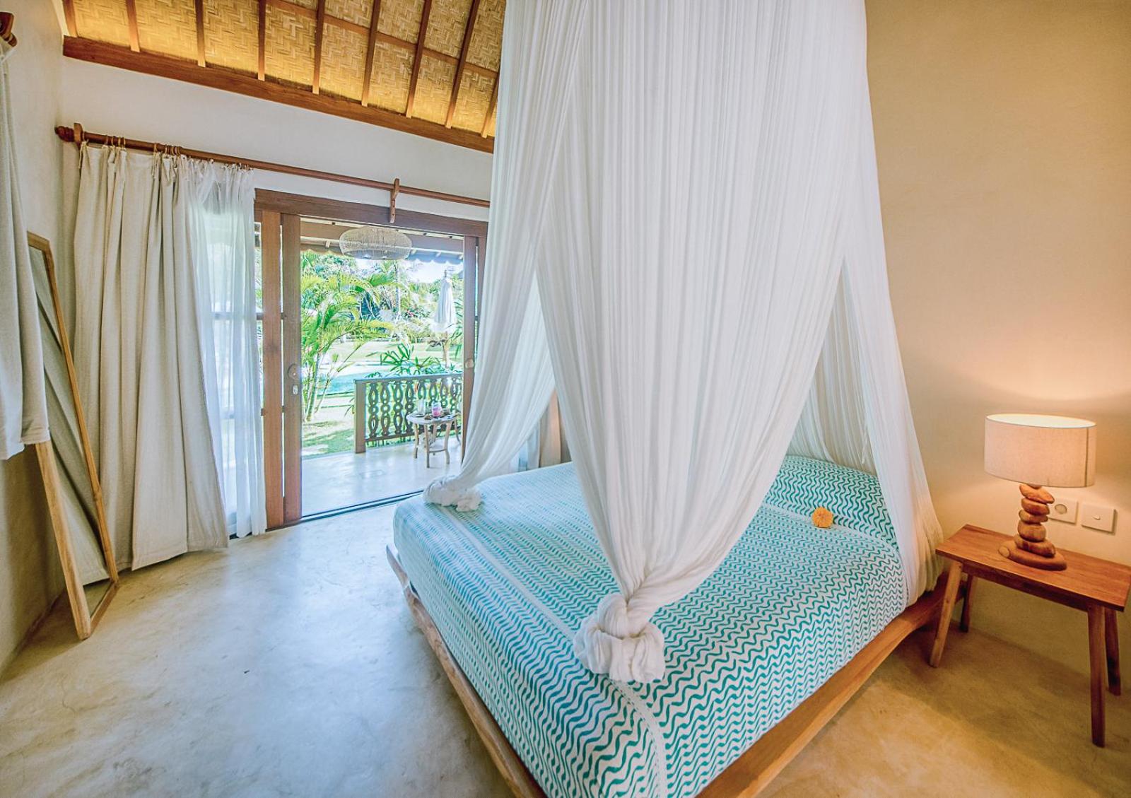 The Queen room with Pool view / Wood photo 1