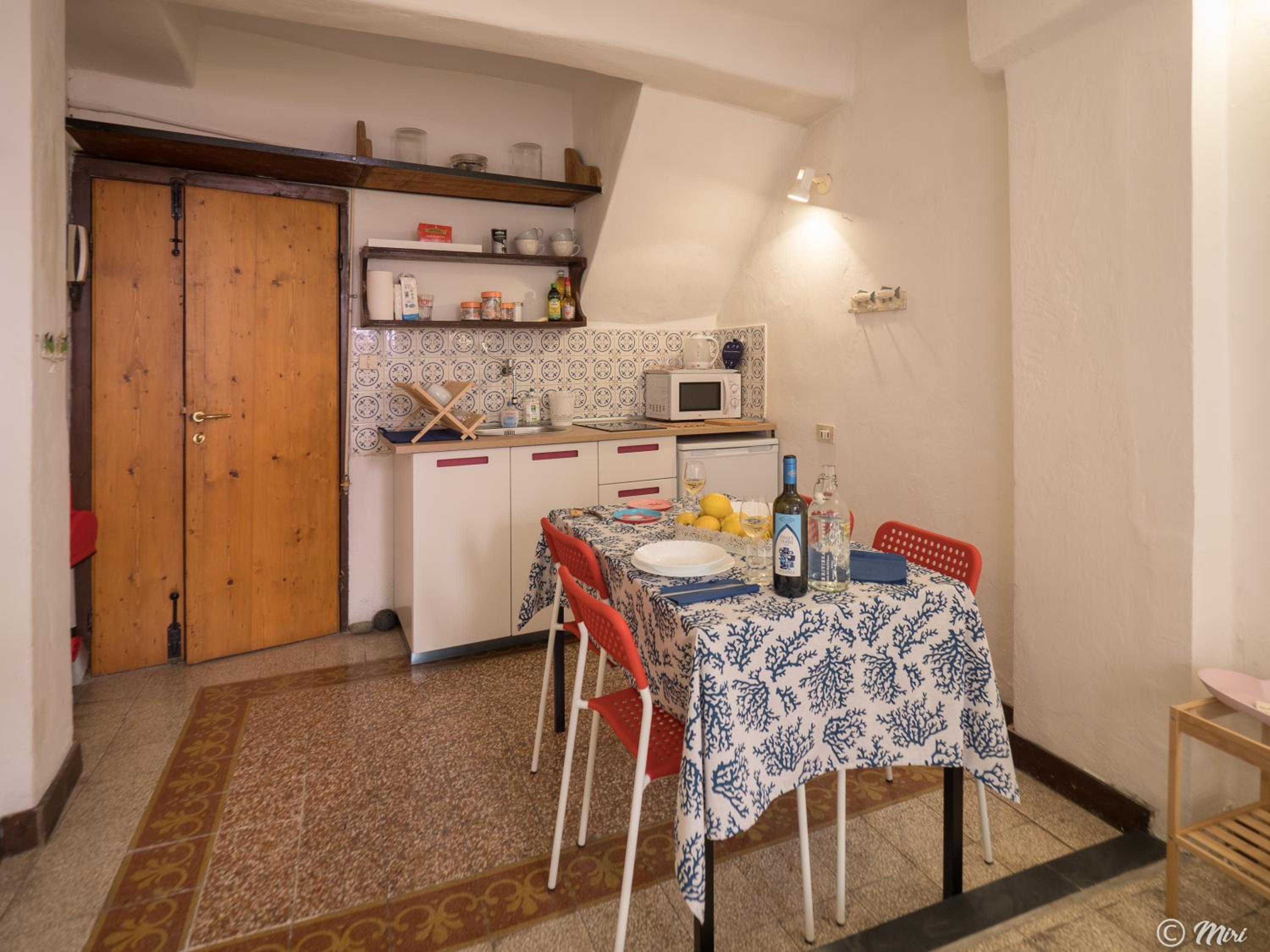 One-Bedroom Apartment - Photo 6