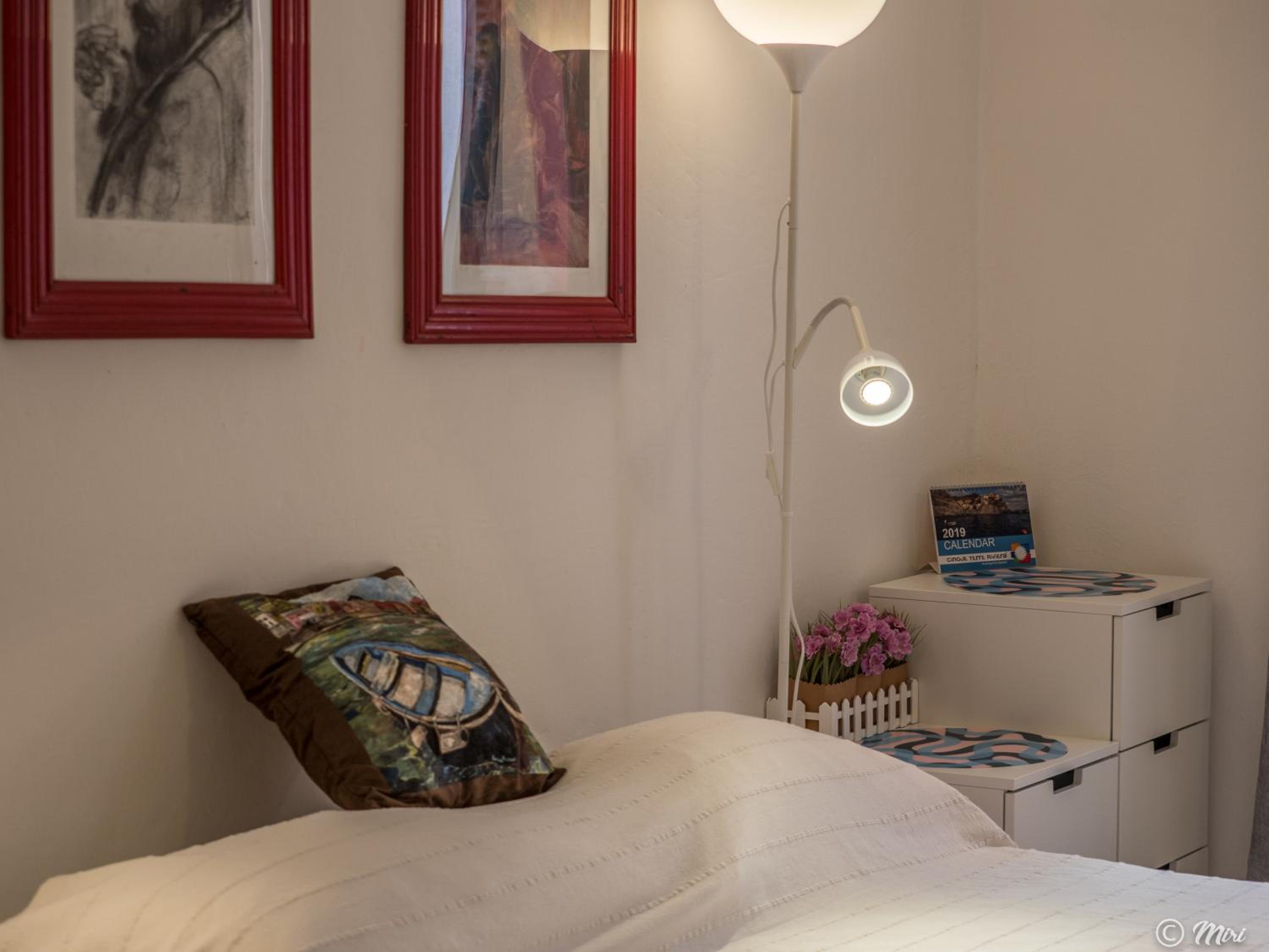 One-Bedroom Apartment - Photo 2