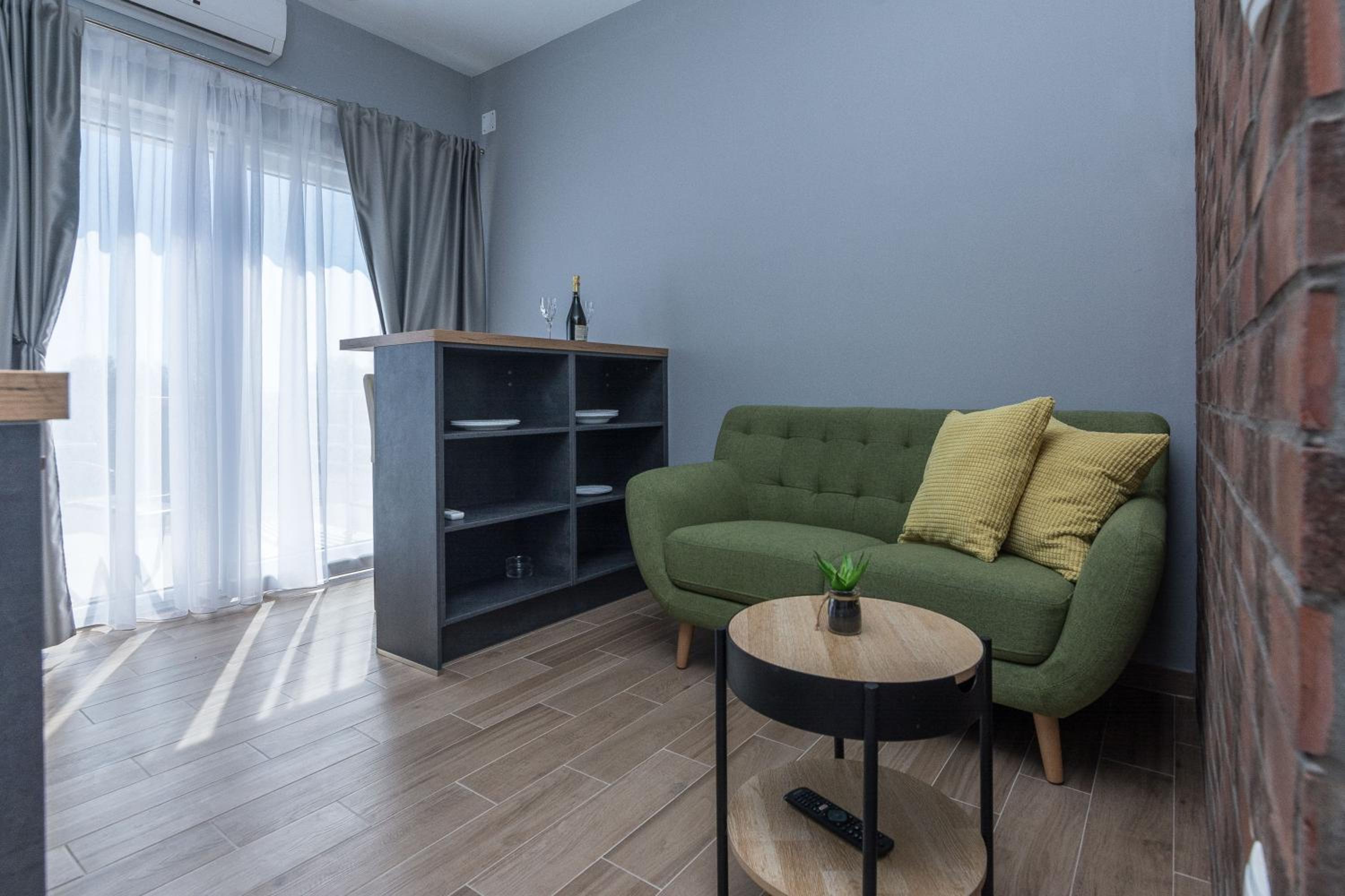 Studio Apartment - Photo 16