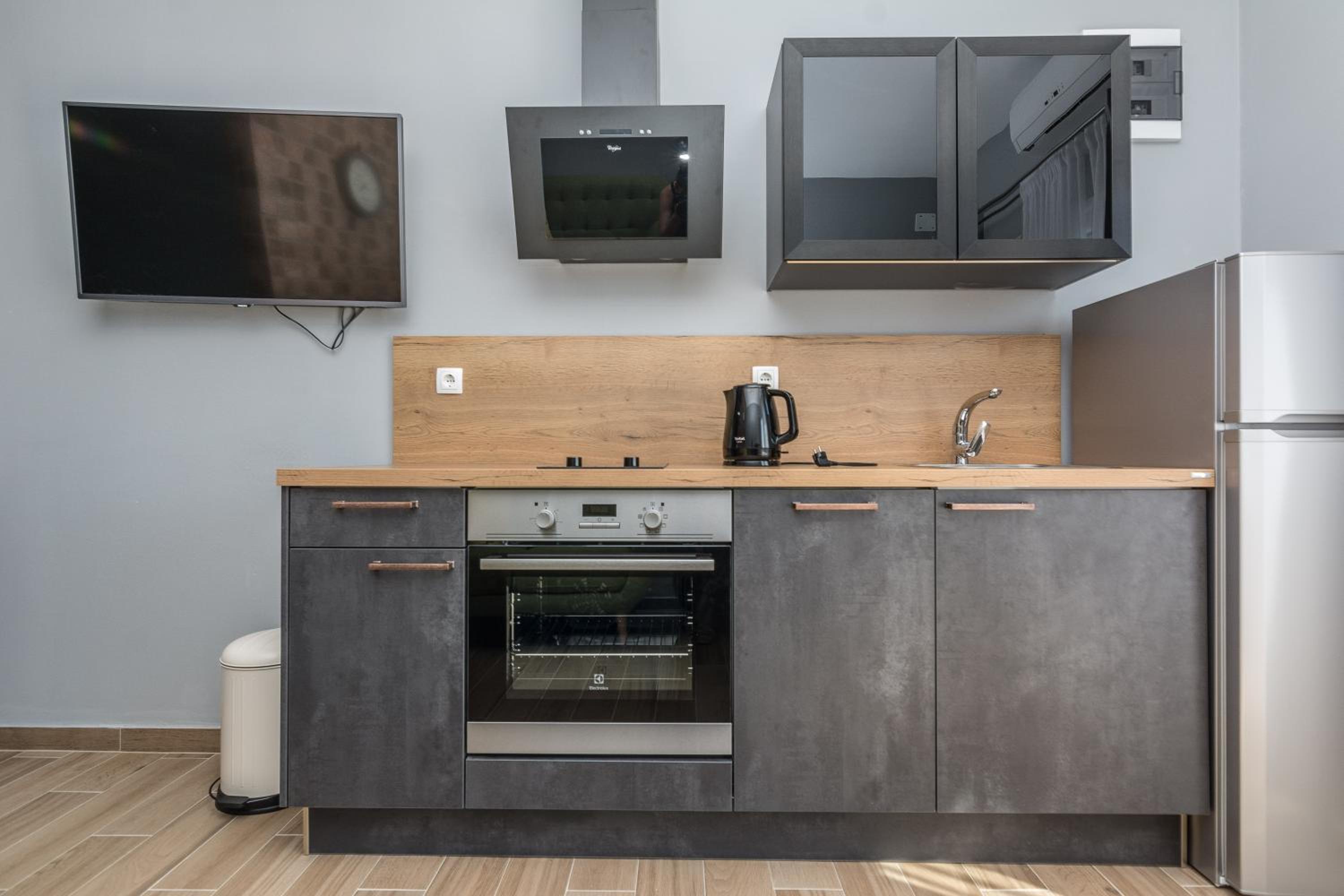 Studio Apartment - Photo 10