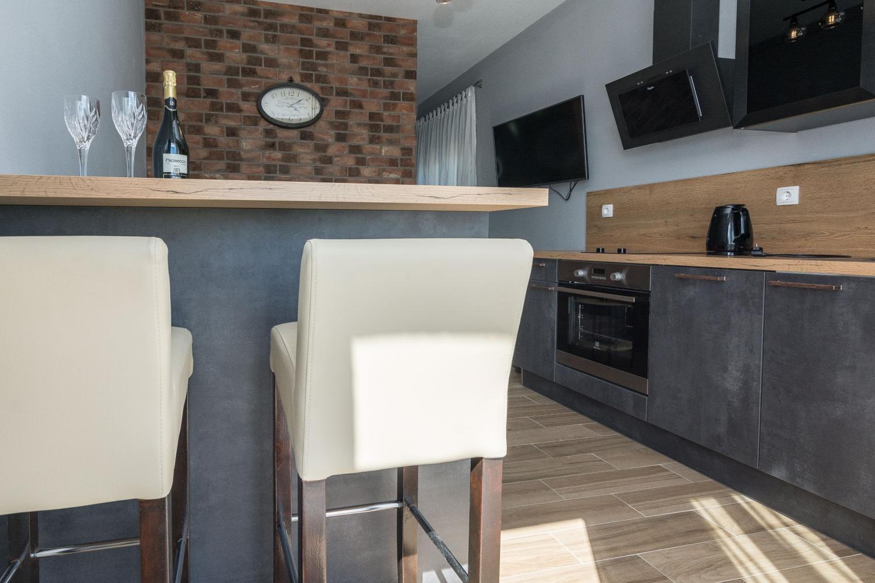Studio Apartment - Photo 12