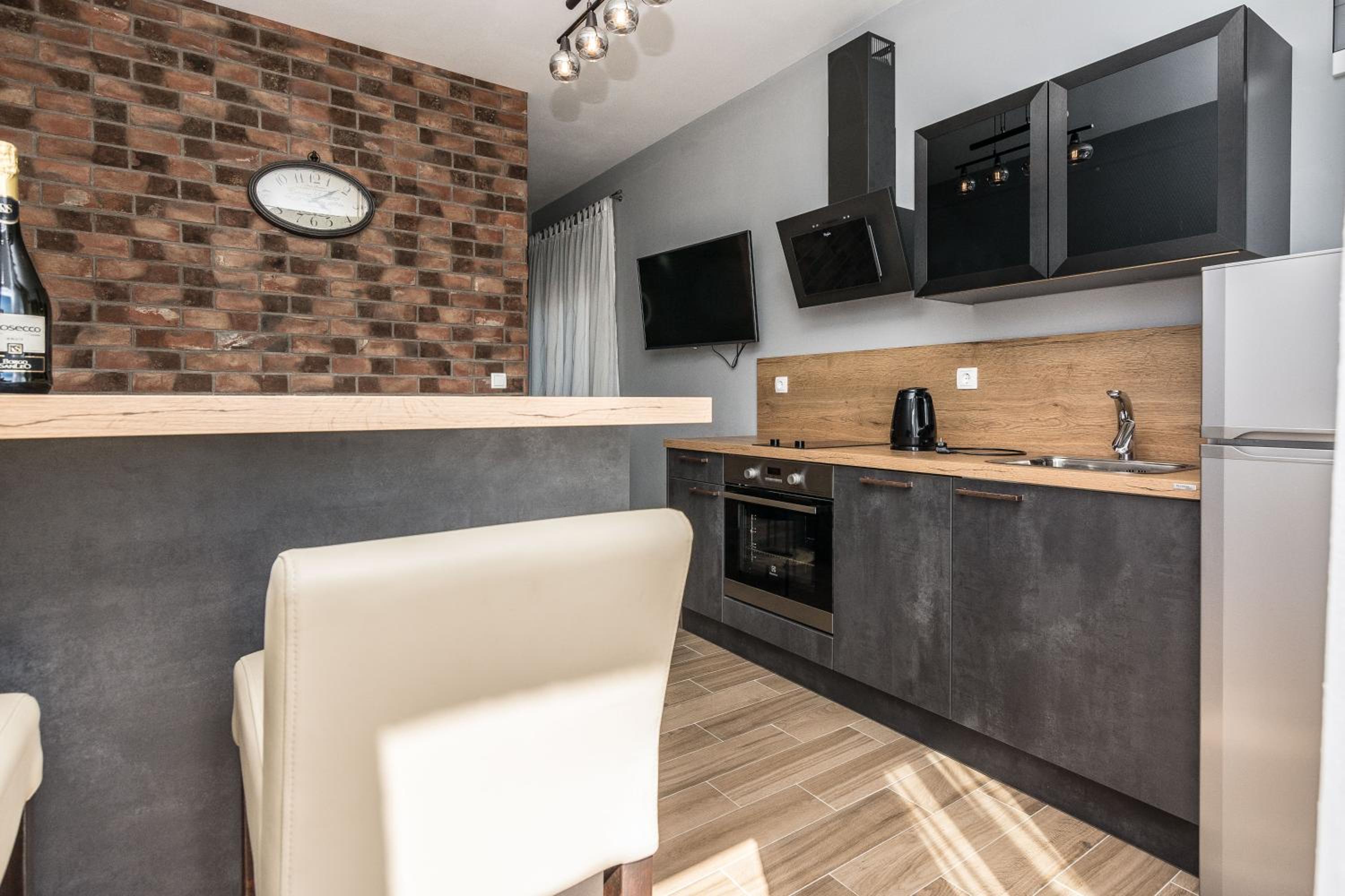 Studio Apartment - Photo 11