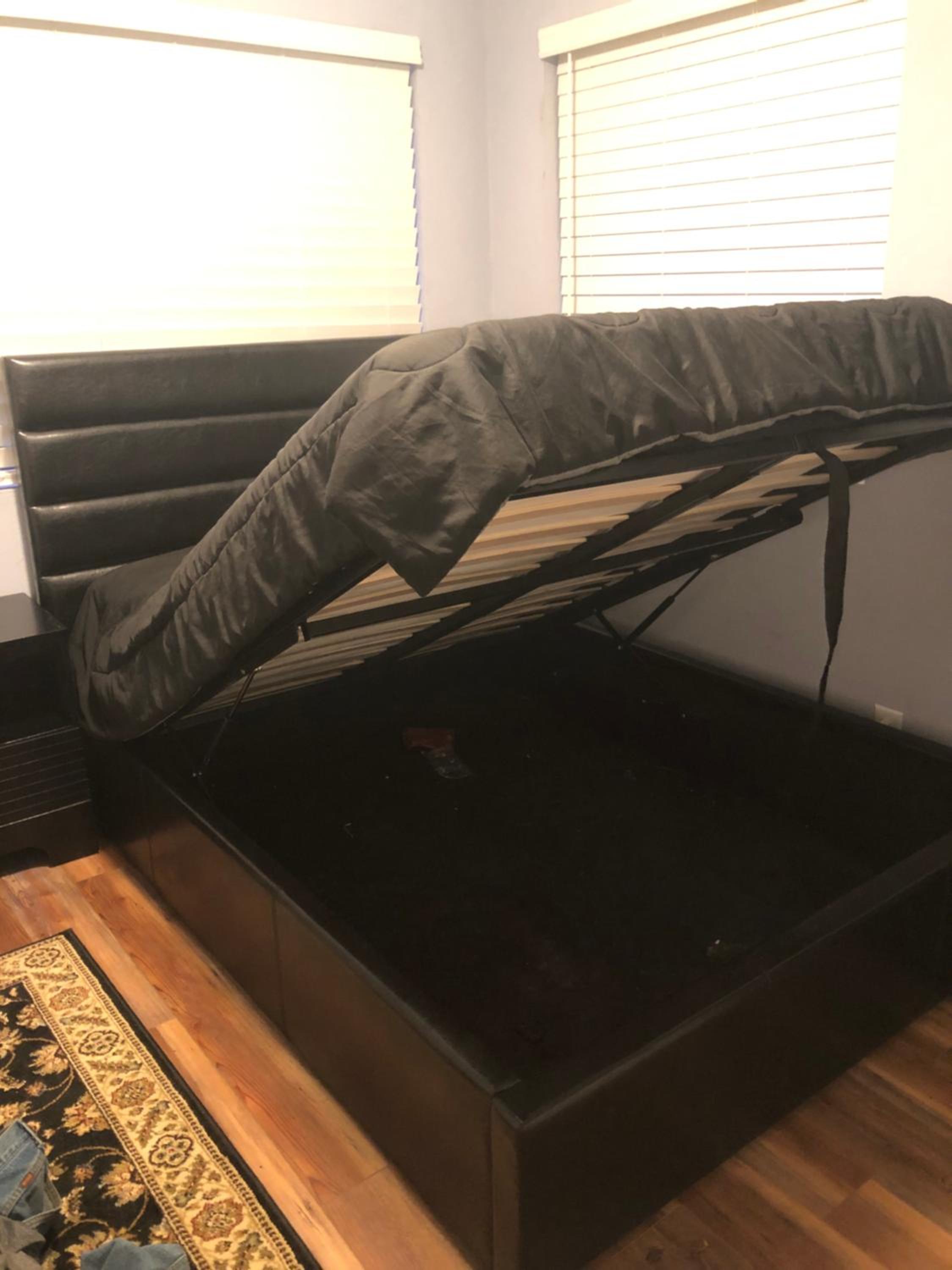 Two-Bedroom House - Photo 10