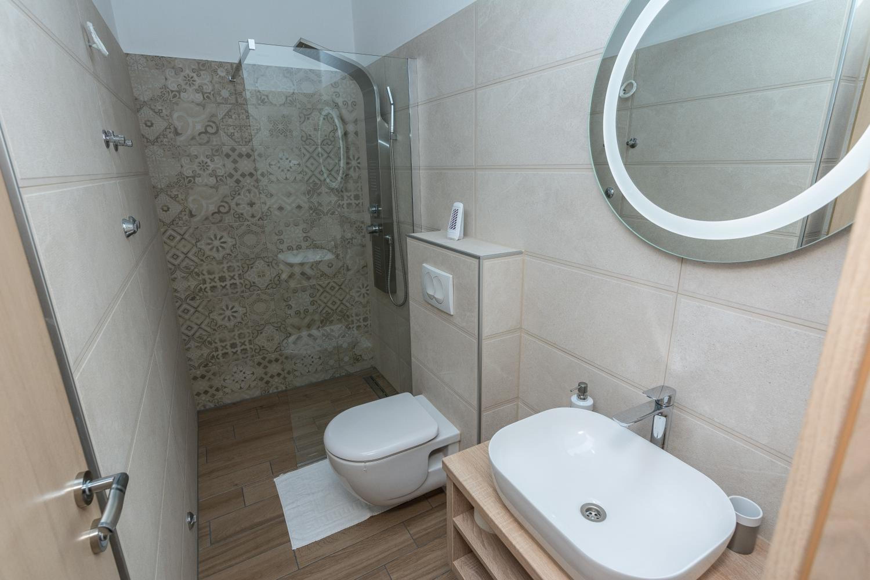Studio Apartment - Photo 4