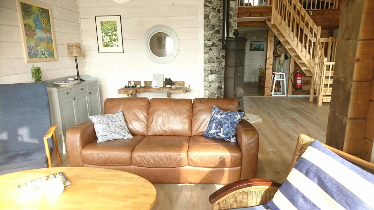 Three-Bedroom Villa photo 3