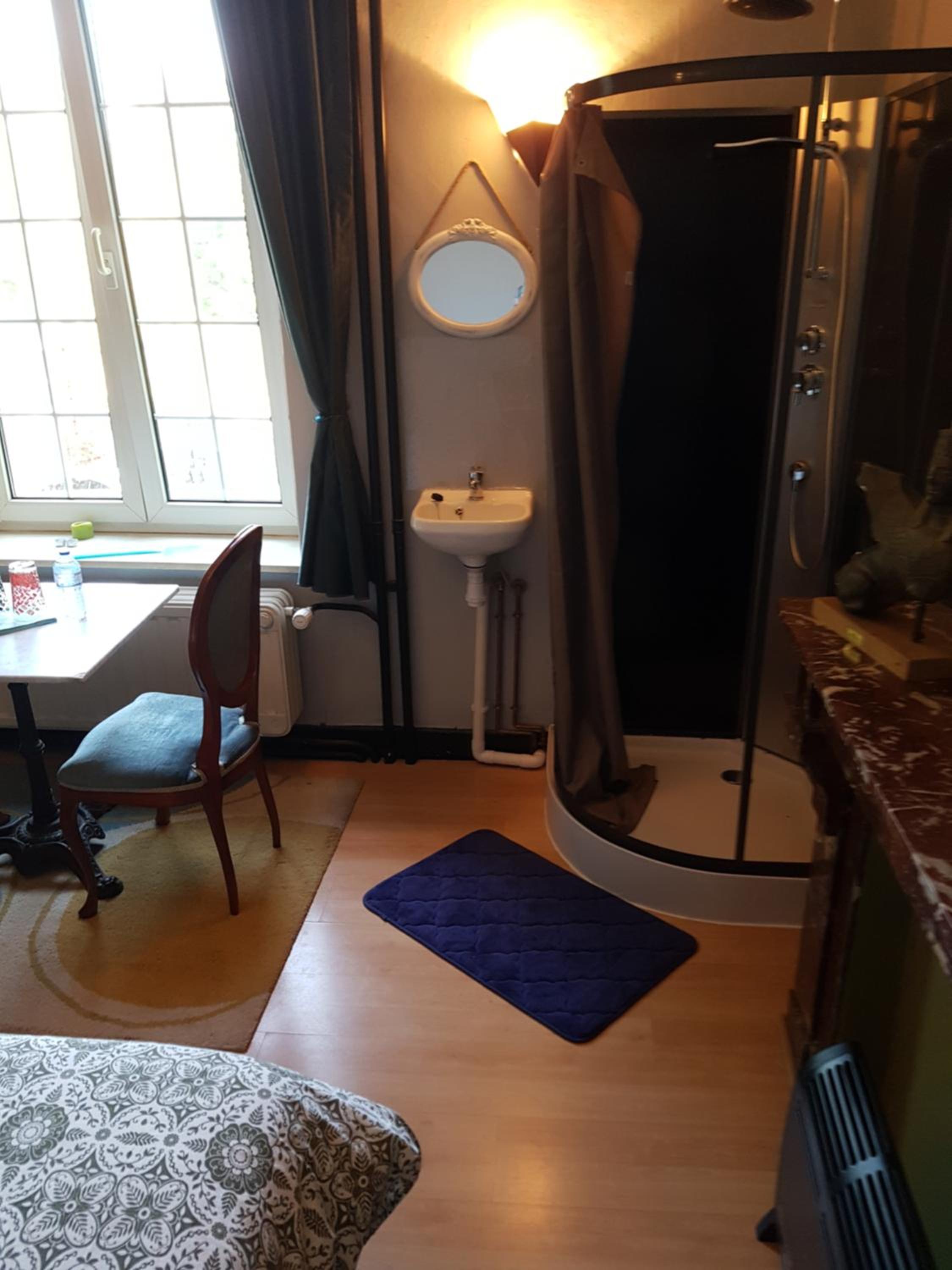 Superior King Room - Photo 5