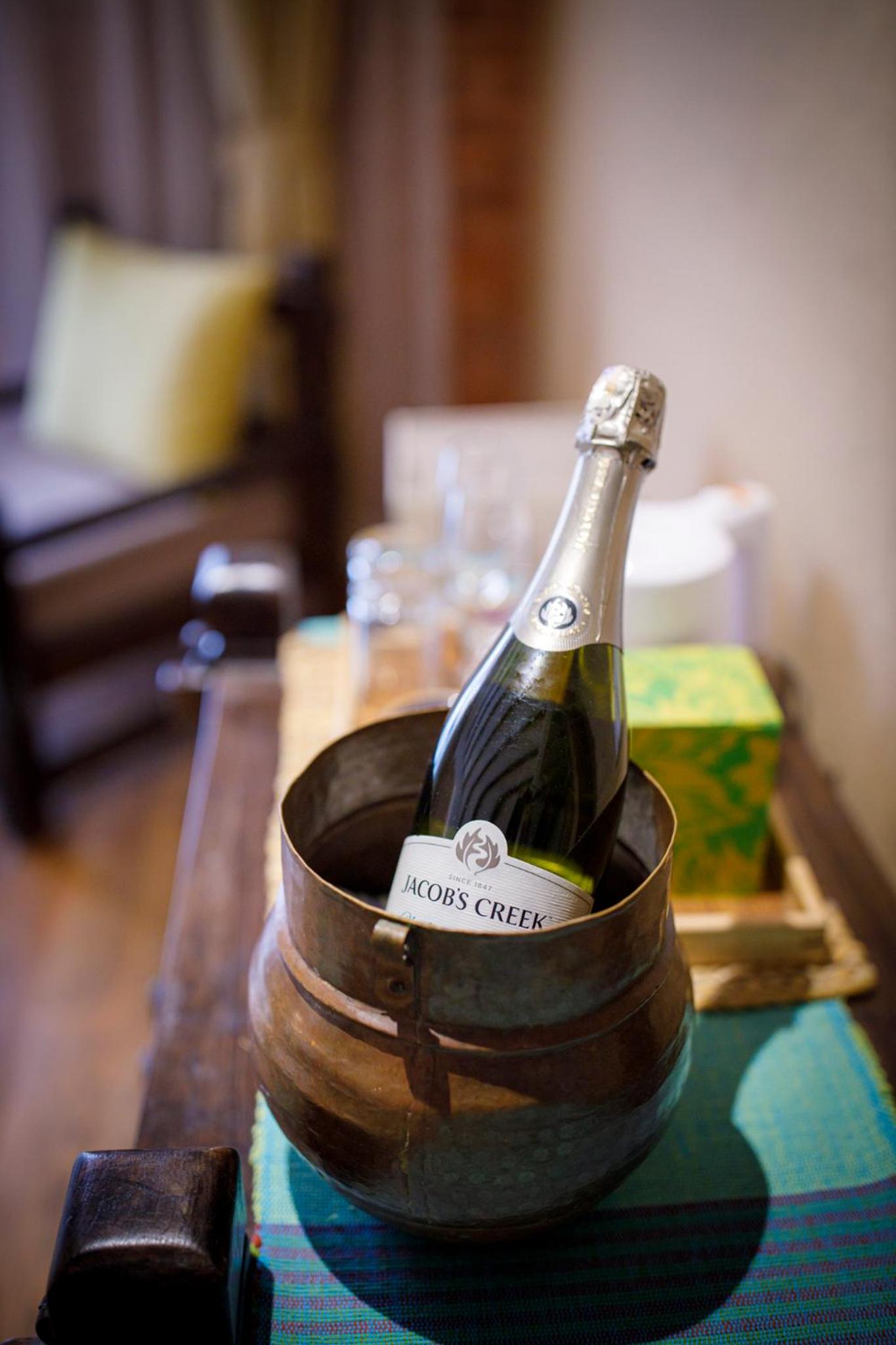 Deluxe Double or Twin Room  15% food and beverage discount - Photo 5