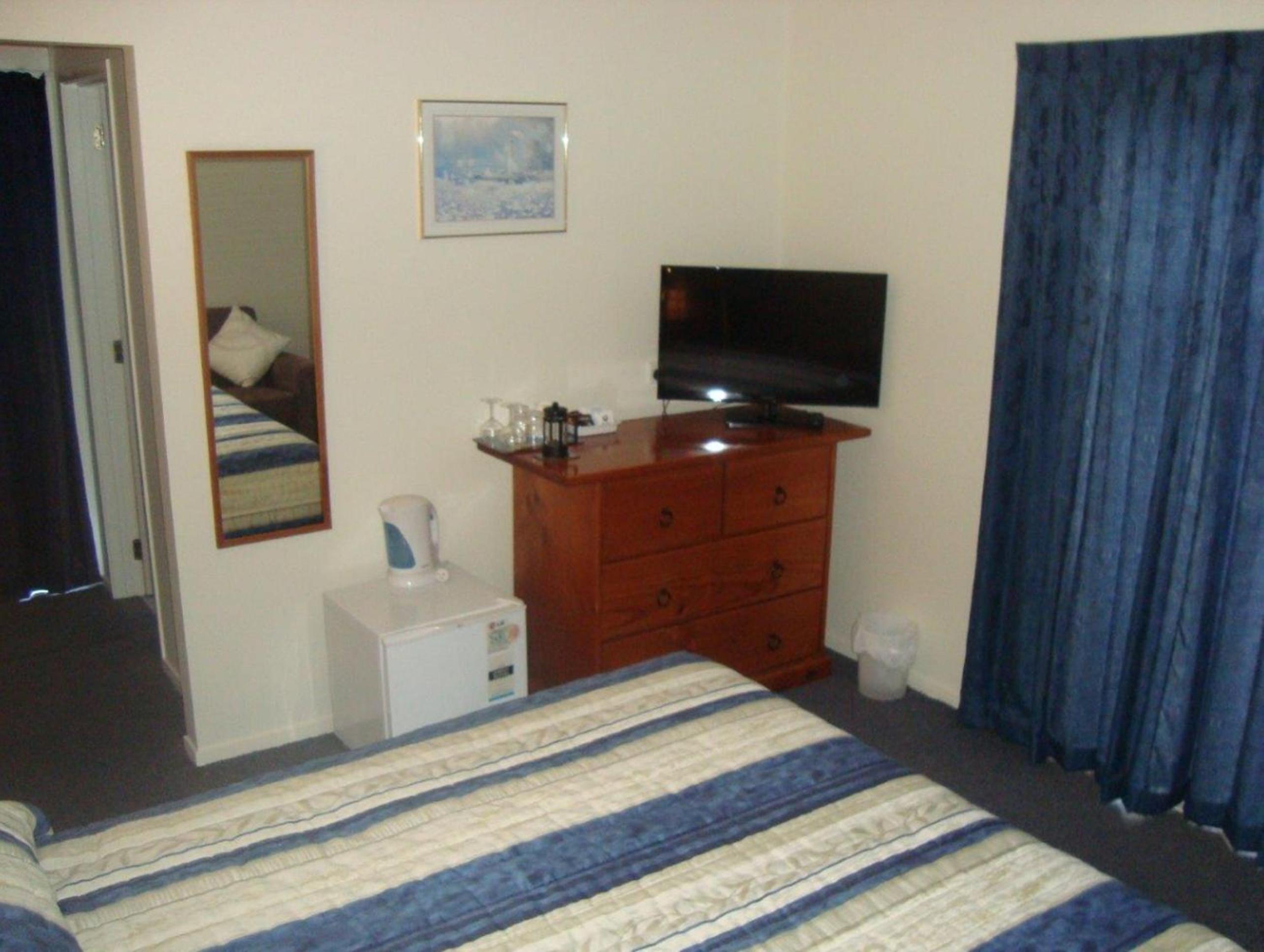 Queen Room - Photo 6