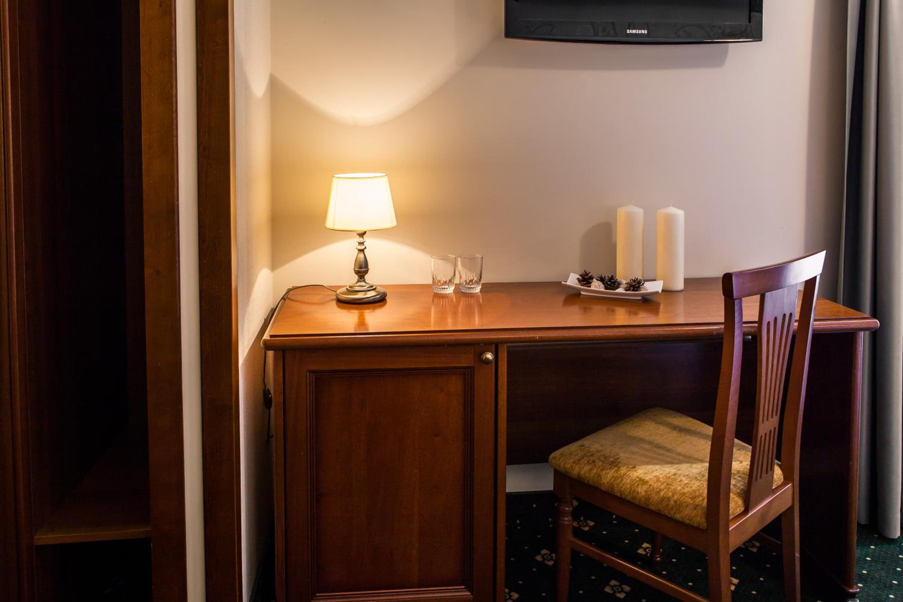 Double or Twin Room - Photo 3