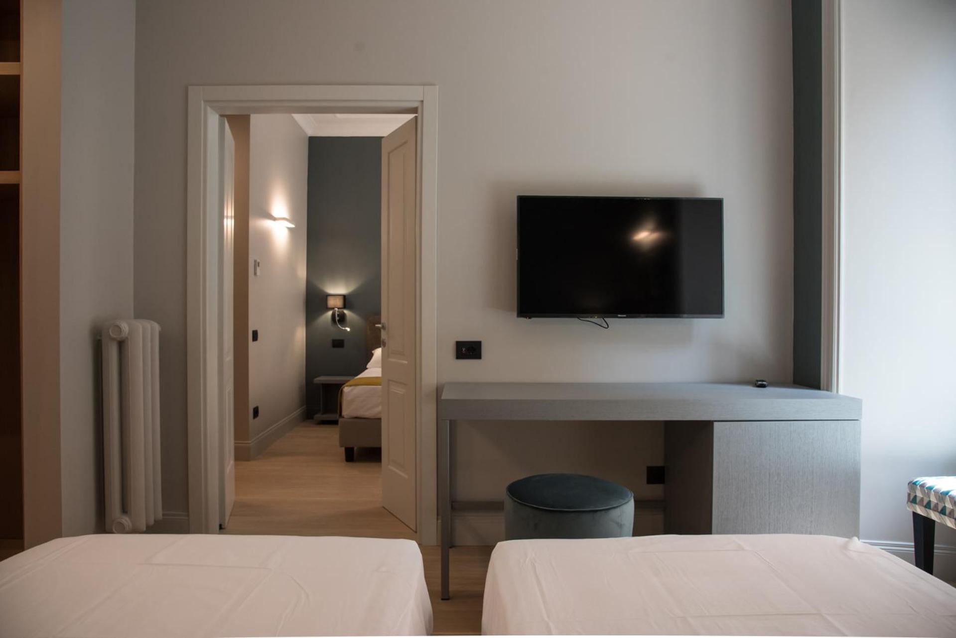 Standard Double Room photo 3