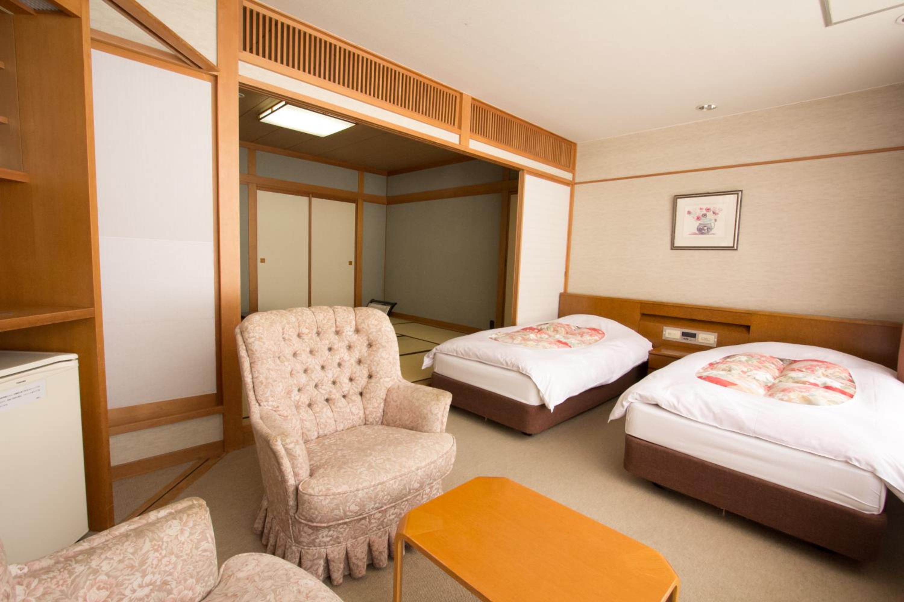 Standard Room with Tatami Area - Non-Smoking - Photo 9