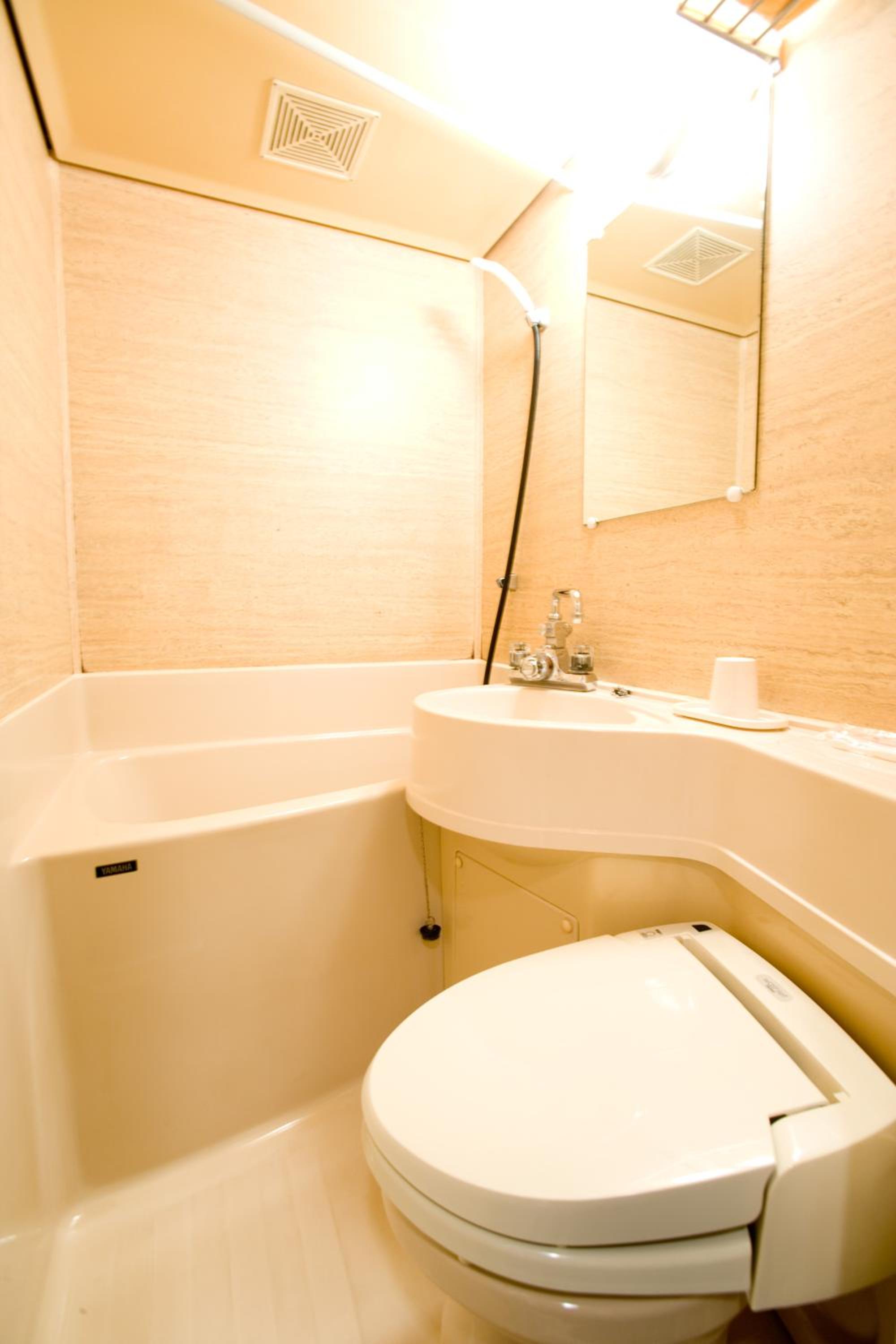 Twin Room - Non-Smoking photo 2