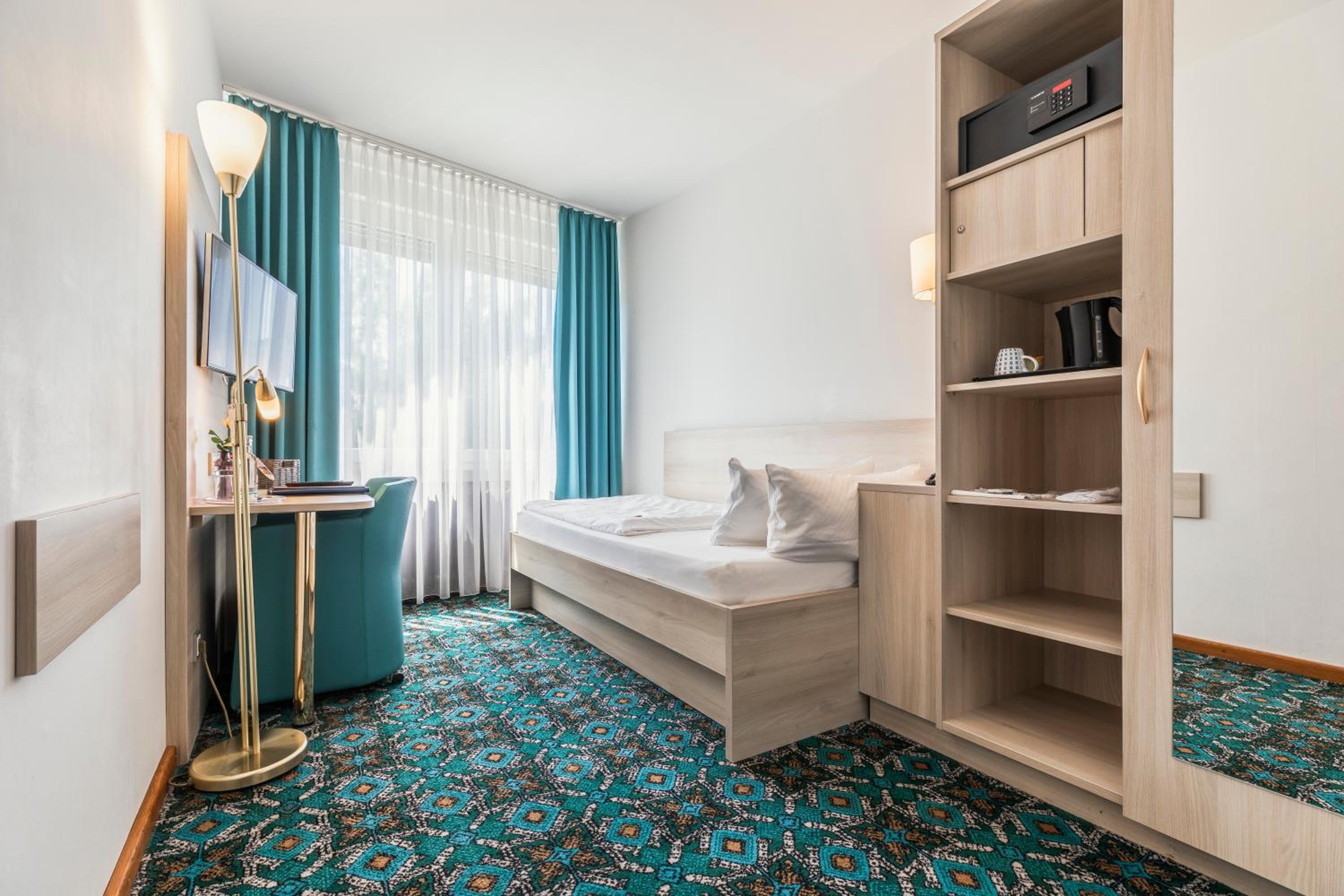 Single Room photo 3