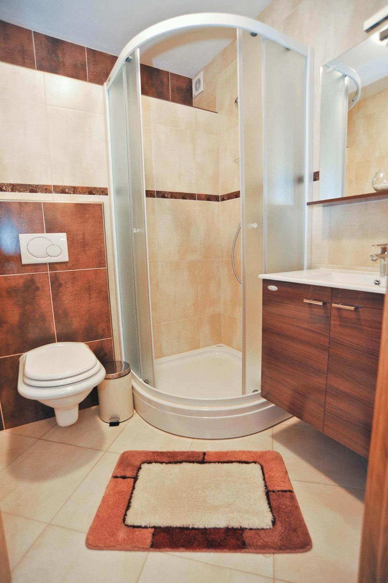 Two-Bedroom Apartment With Balcony photo 2
