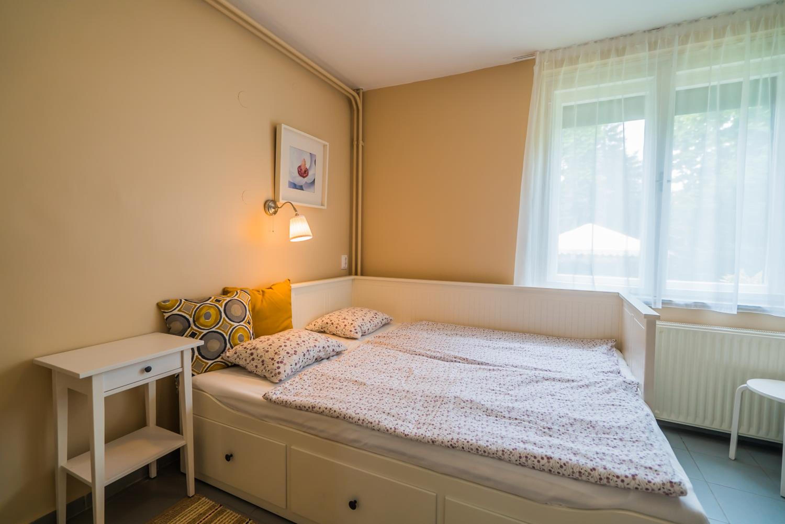 Five-Bedroom House - Photo 34