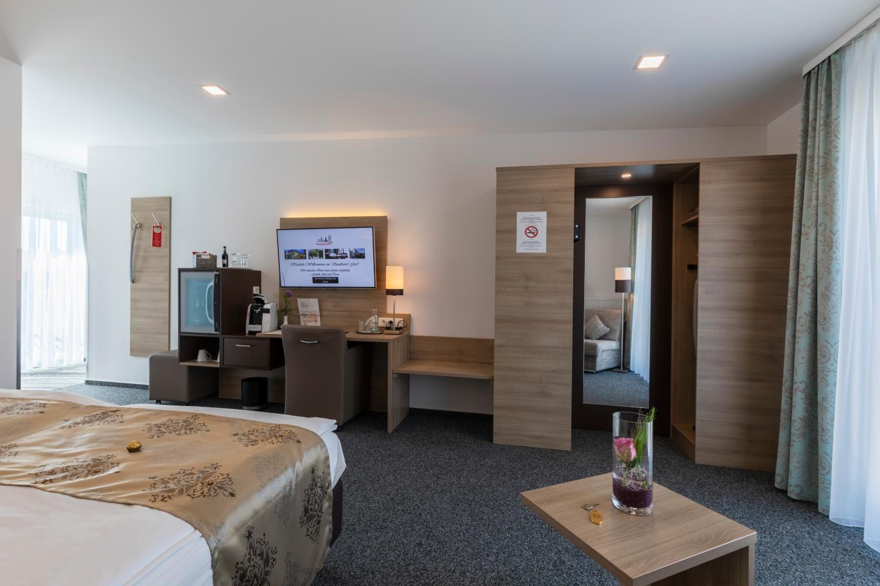 Deluxe Junior Suite photo 2