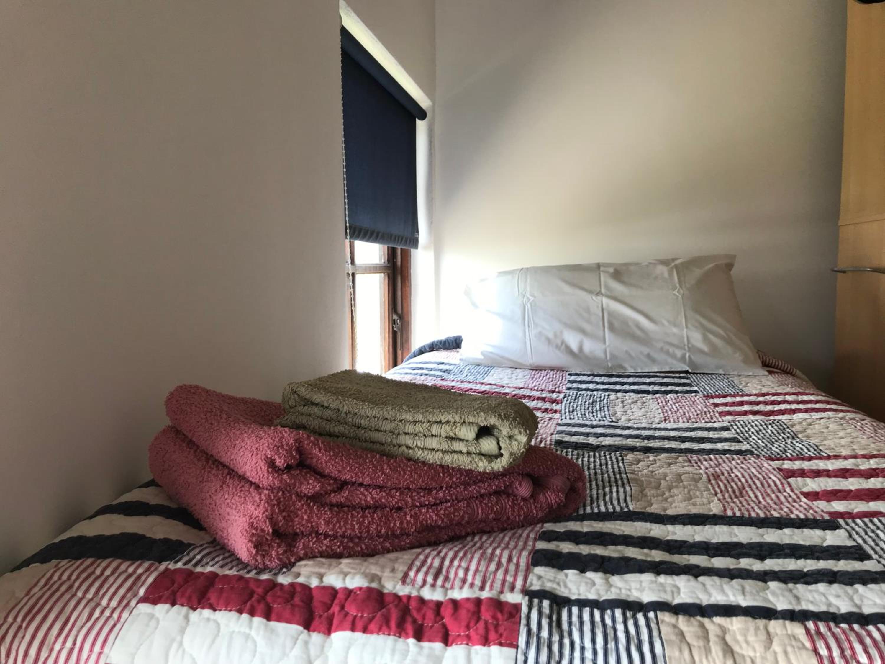 Economy Twin Room photo 1